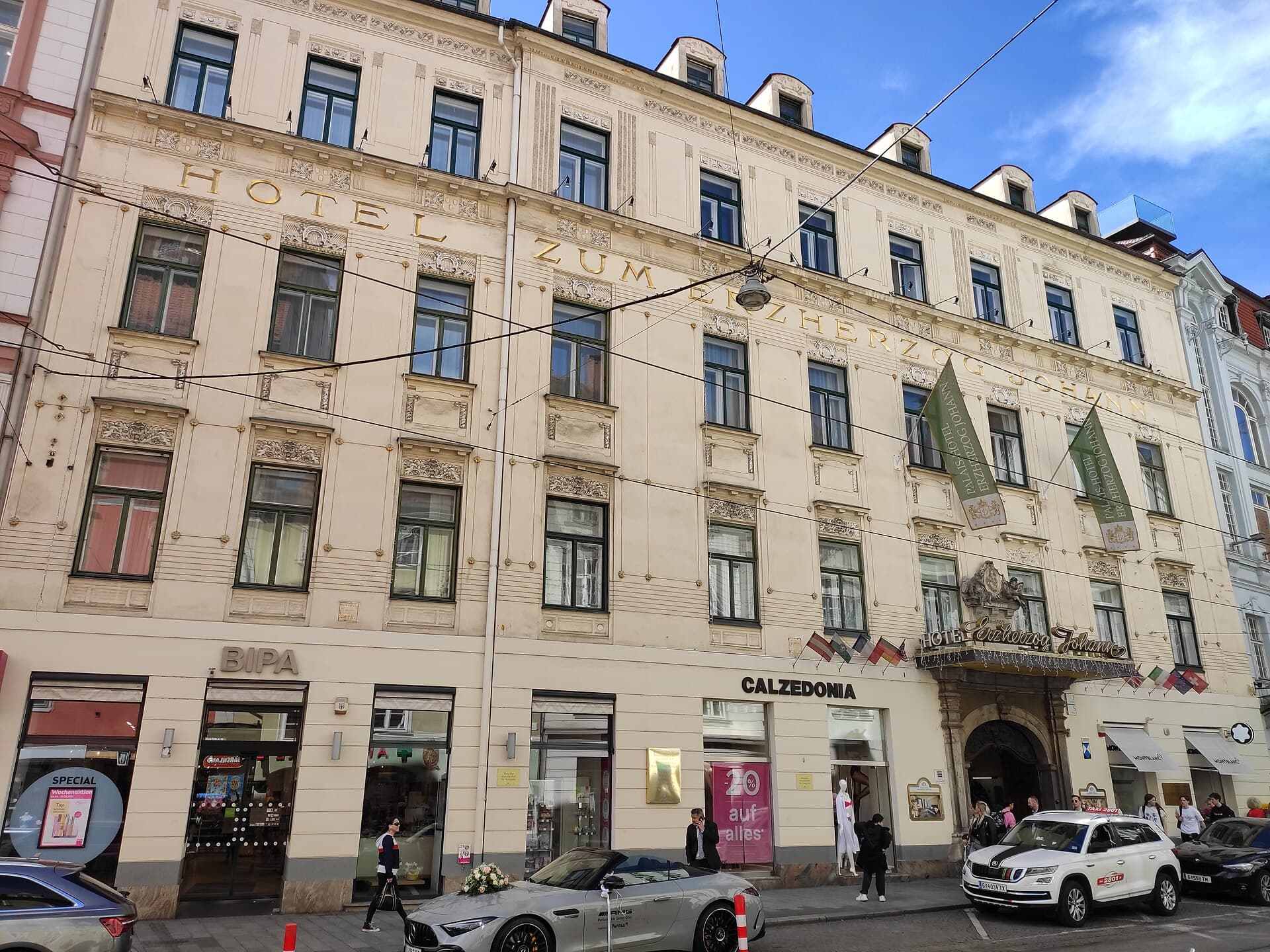 Palais-Hotel Erzherzog Johann (via Wikimedia Commons, CC0)