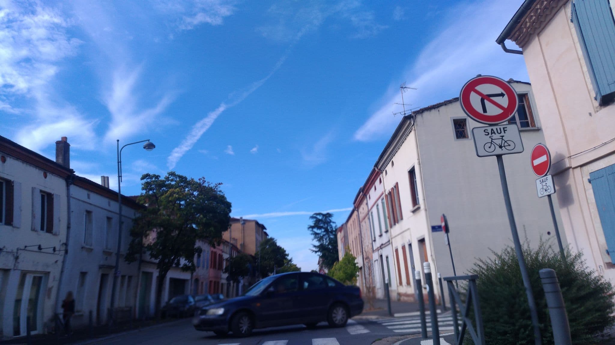Street view near Hôtel Le Rochegude, Albi — © barnes38 (CC BY-SA · Mapillary)