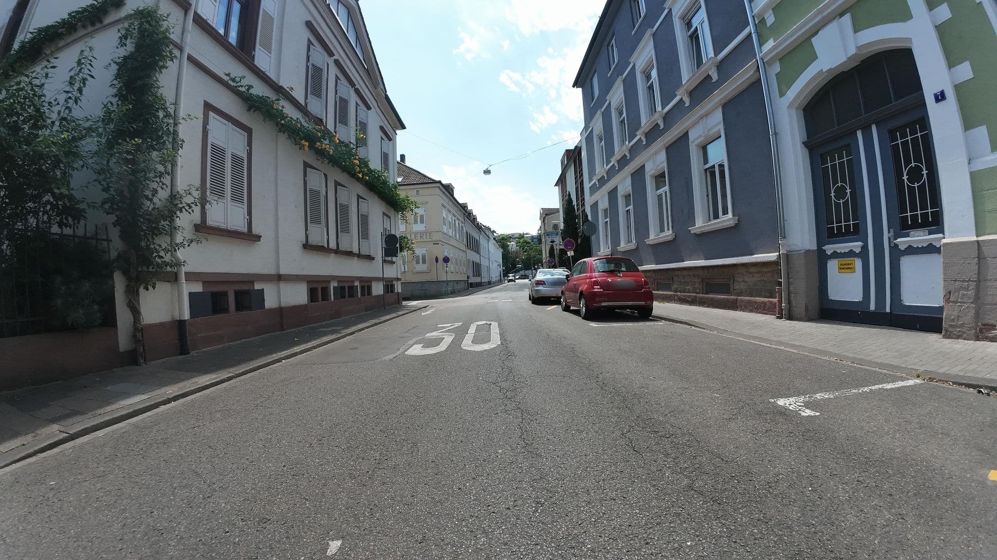Street view near Ferienwohnung StadtVilla Neustadt Inh.A.Priew, Neustadt an der Weinstraße — © teddy73 (CC BY-SA · Mapillary)