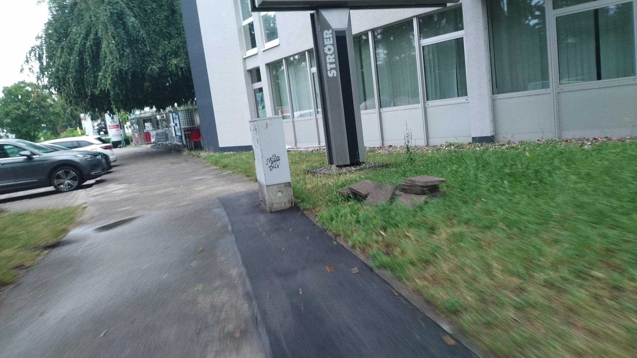 Street view near CBU Hotelmanagement GmbH, Karlsruhe — © TheDuckListener (CC BY-SA · Mapillary)
