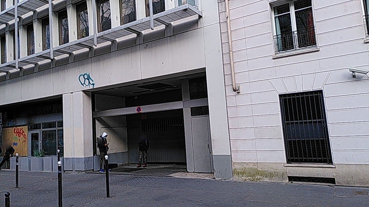 Street view near Ibis, Quinze-Vingts — © britze (CC BY-SA · Mapillary)