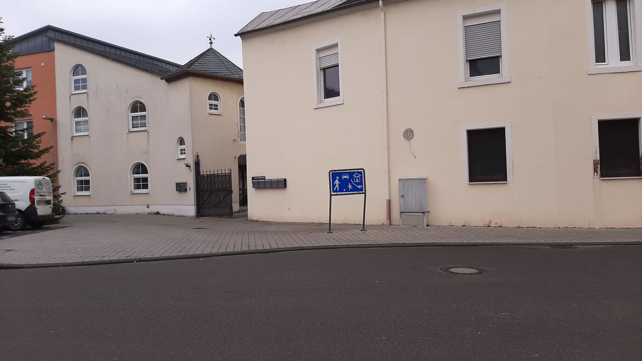 Street view near Haus Marianne, Trier — © gbabmap (CC BY-SA · Mapillary)