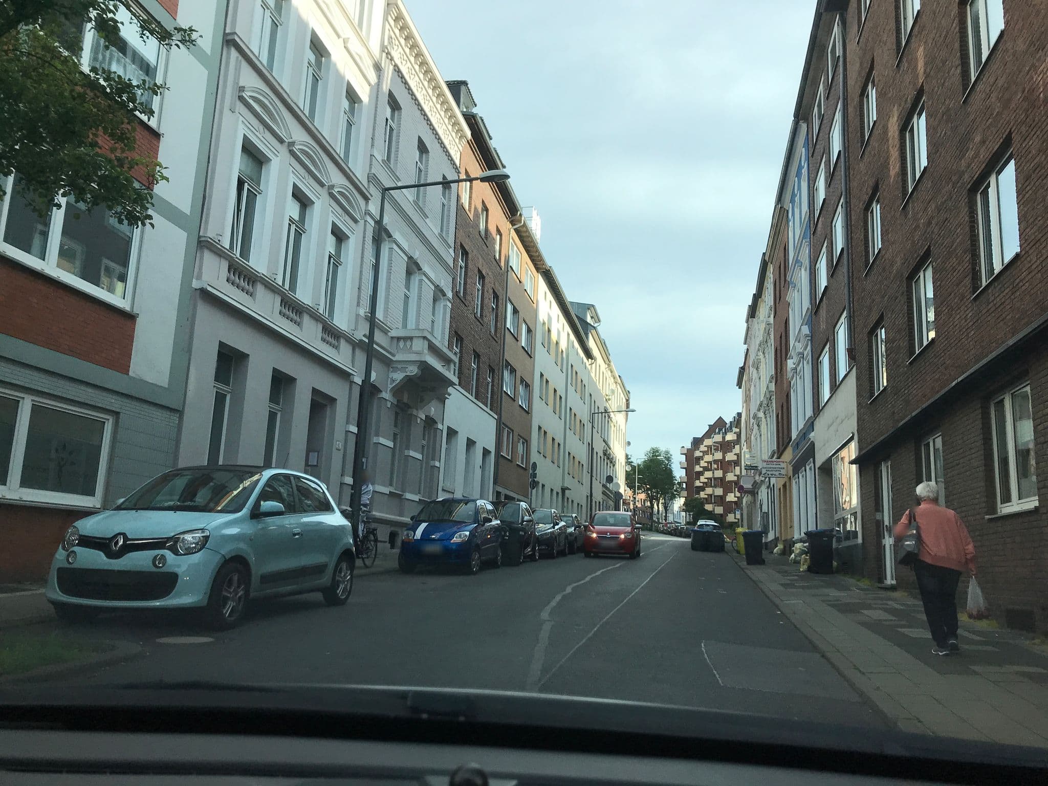 Street view near Yellow-House Immobilien, Aachen — © asollander (CC BY-SA · Mapillary)