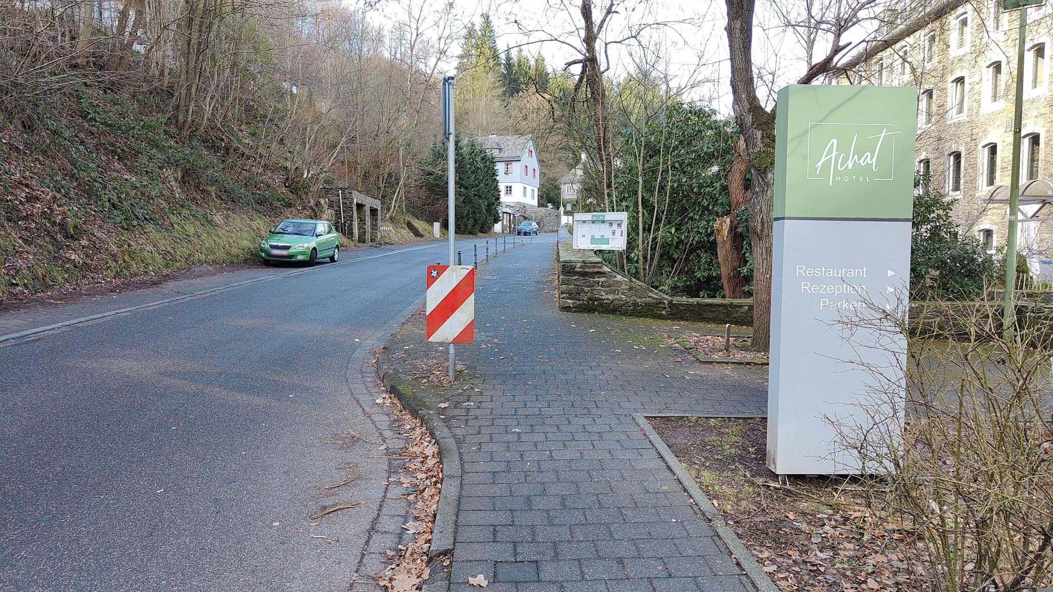 Street view near DS Rendite Fonds GmbH & Co Kur-und Sporthotel Monschau, Monschau — © jeroenrozema74 (CC BY-SA · Mapillary)