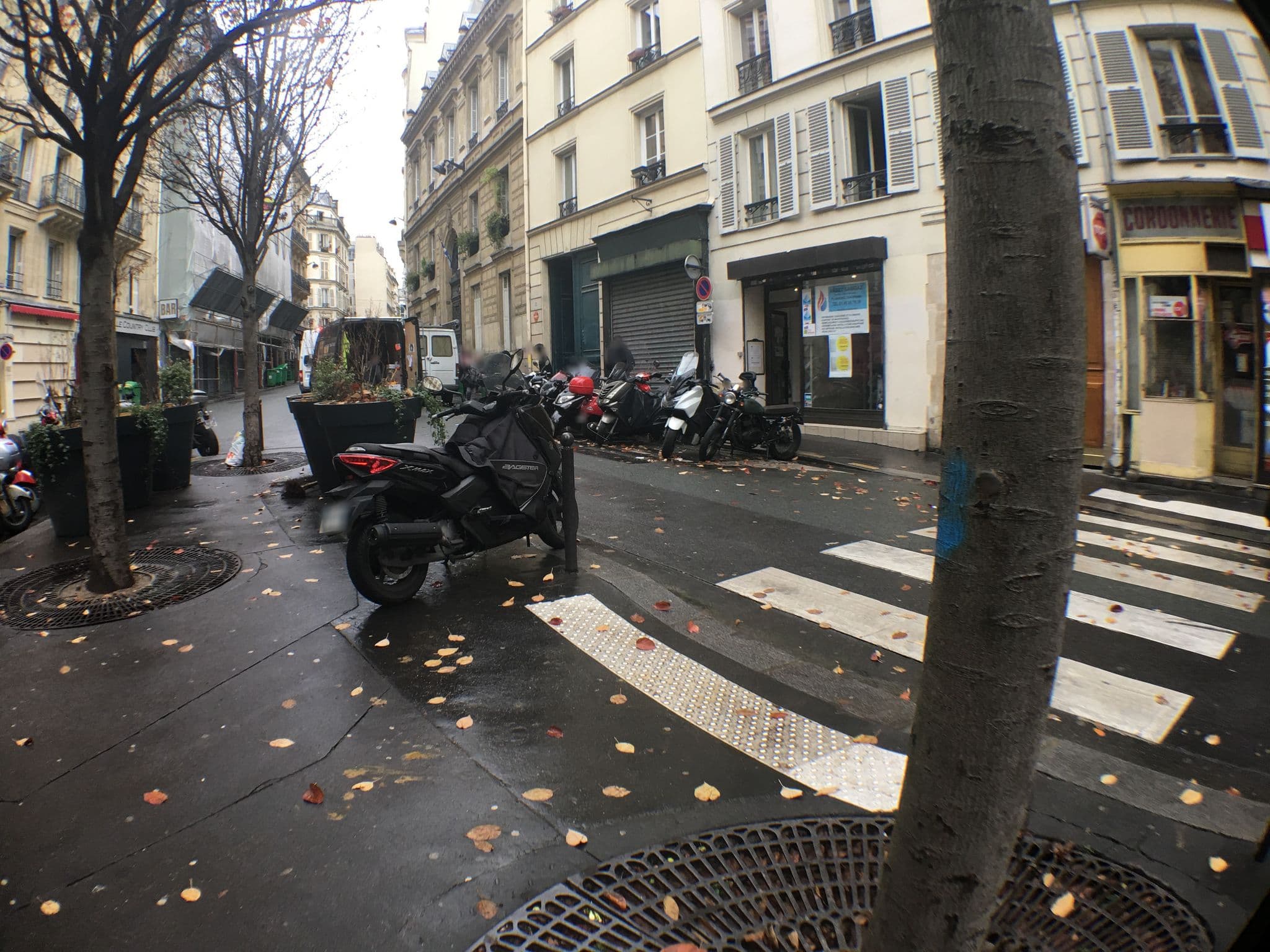 Street view near Bus Palladium, Paris 17 Batignolles-Monceau — © garciabrown (CC BY-SA · Mapillary)