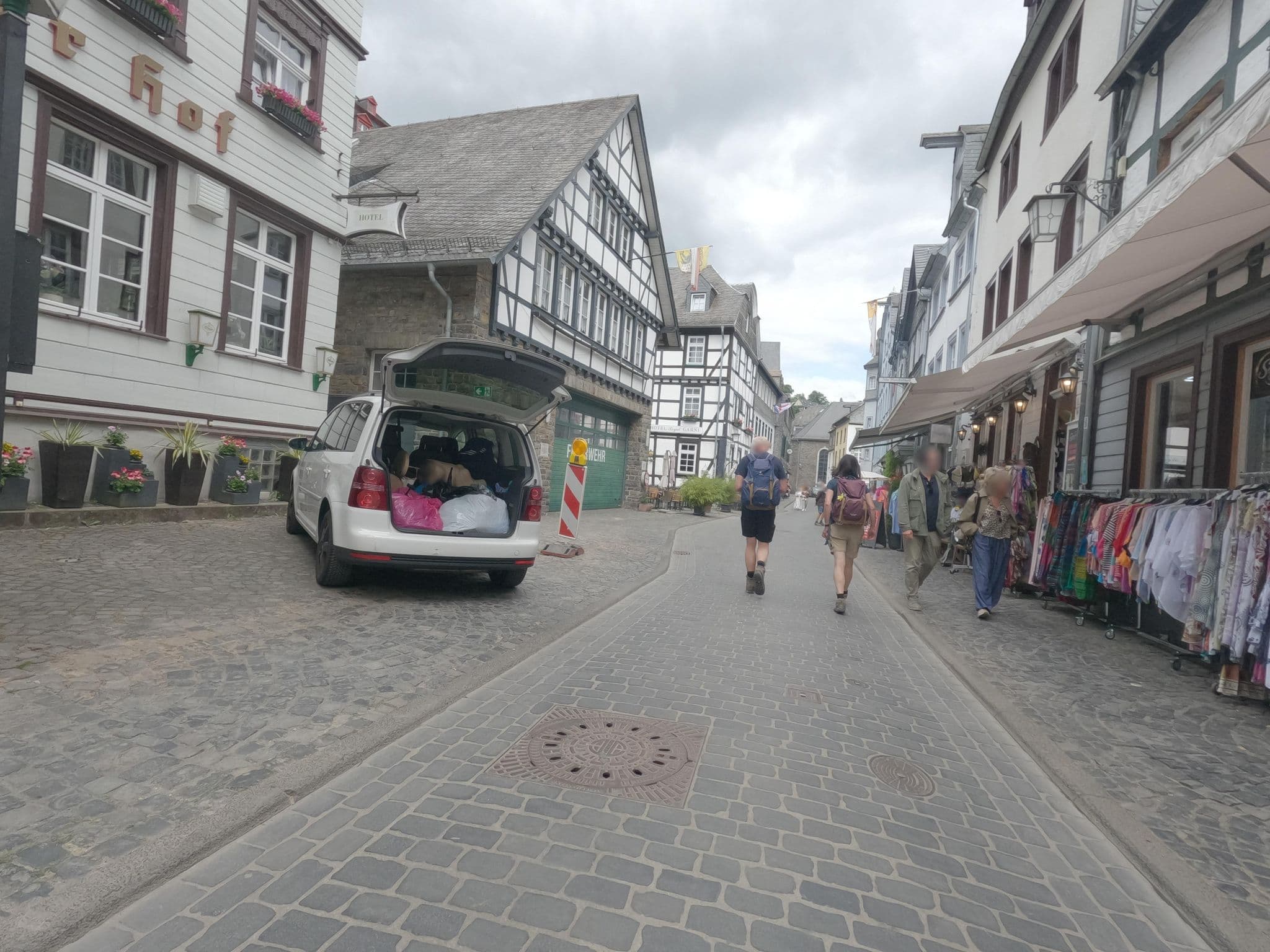 Street view near Residenz 4 Jahreszeiten, Monschau — © hektor1989 (CC BY-SA · Mapillary)