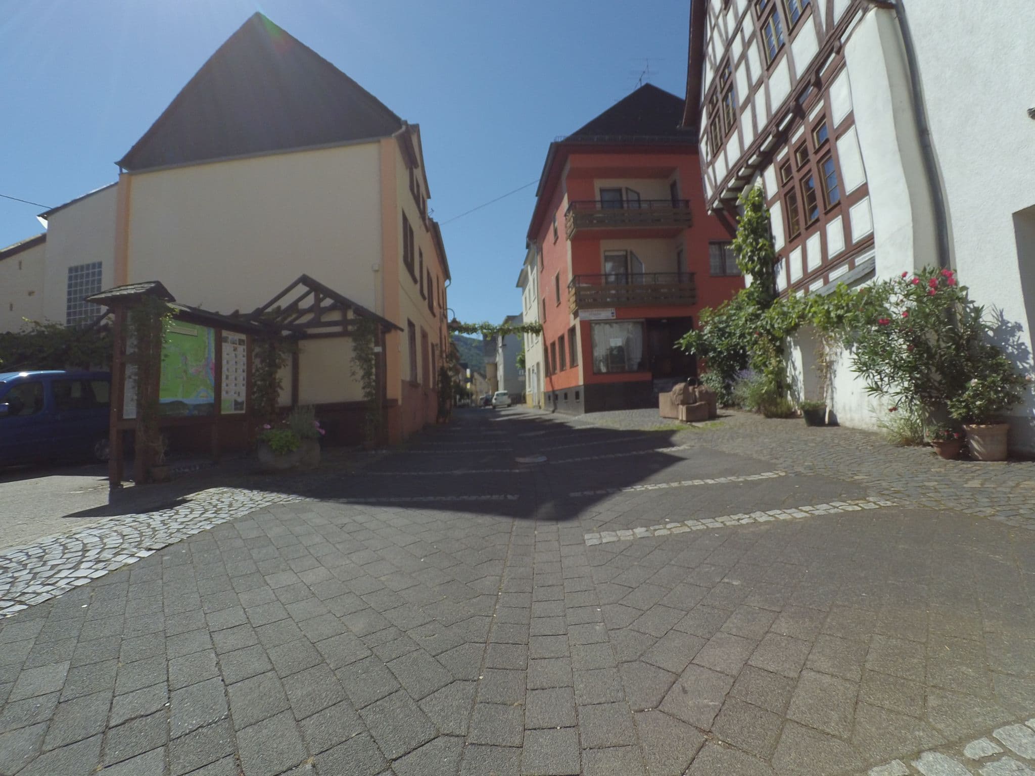 Street view near Albergo Pensione, Bullay — © peewee32 (CC BY-SA · Mapillary)