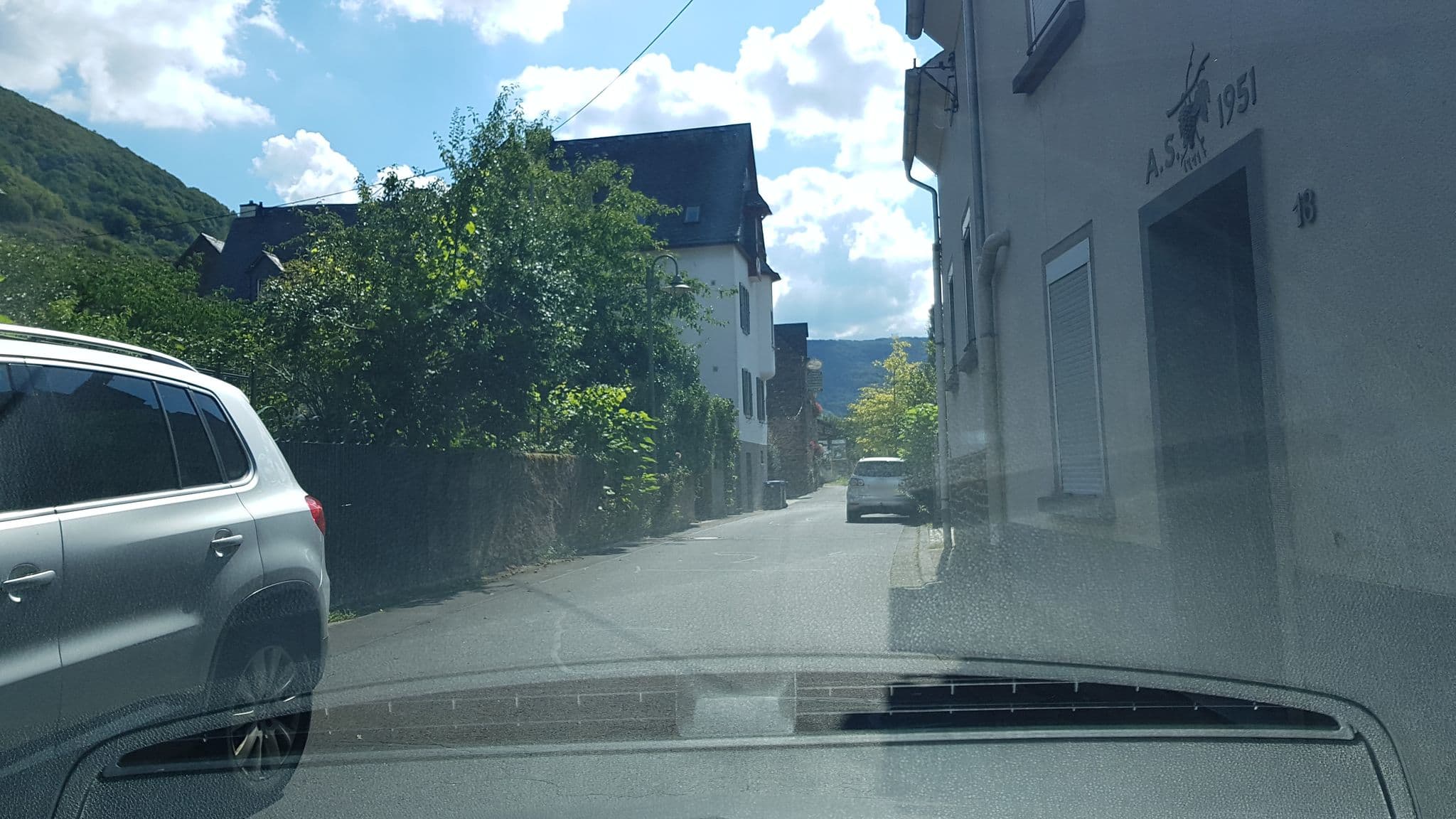 Street view near Gästehaus Peter Serwazi, Ediger-Eller — © Lowiekse (CC BY-SA · Mapillary)