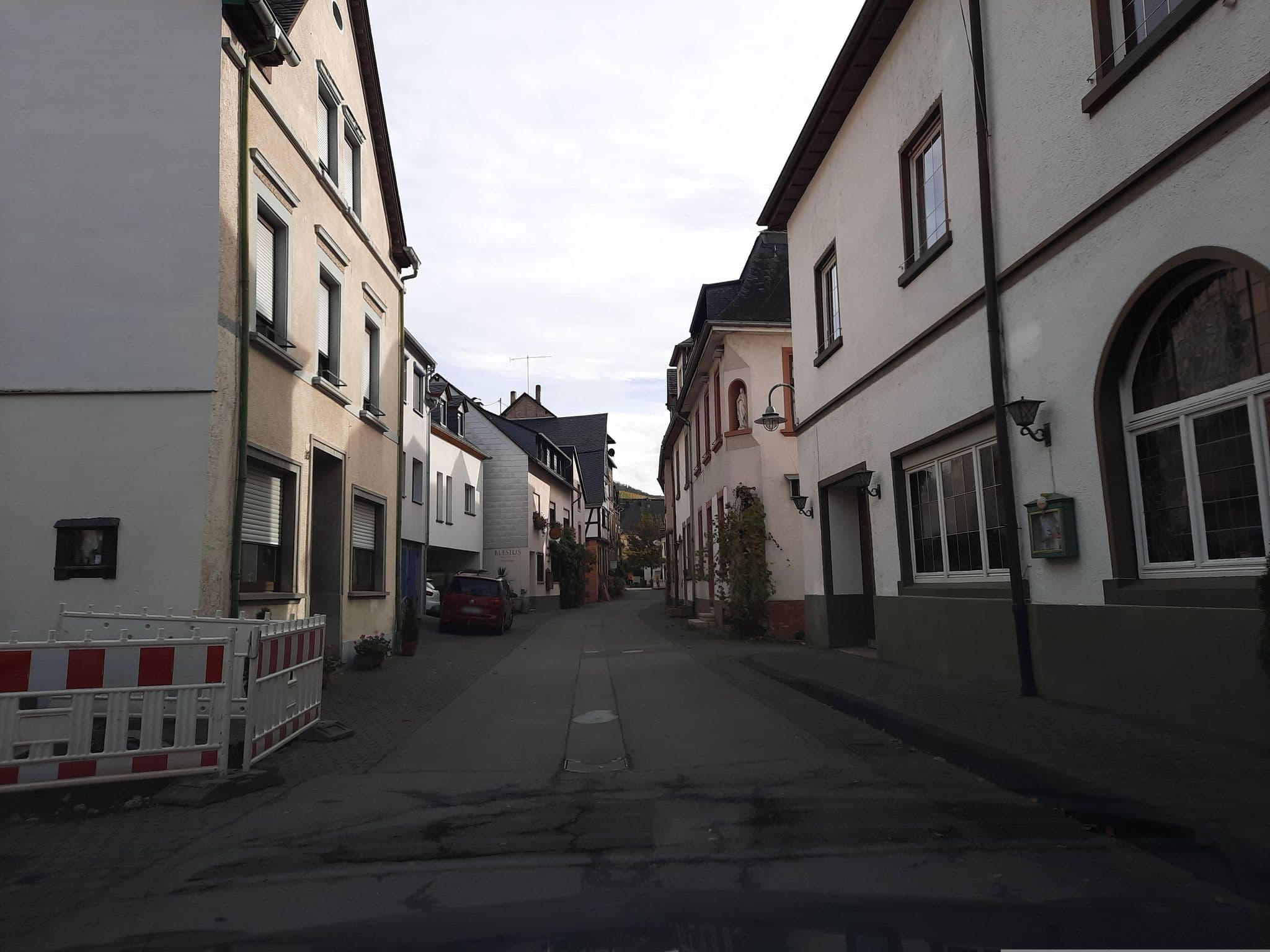 Street view near Zur Traube, Bernkastel-Kues — © Lowiekse (CC BY-SA · Mapillary)