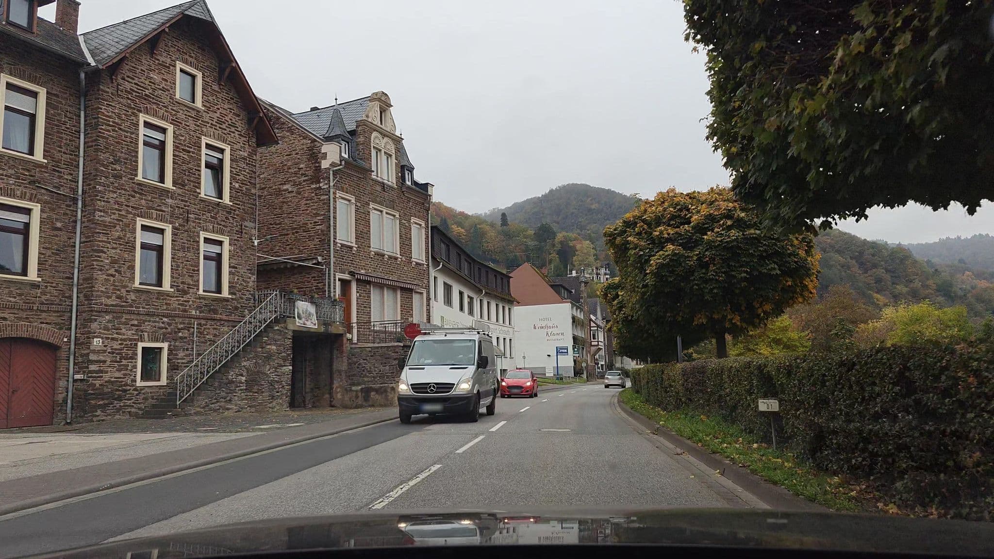 Street view near Altes Winzerhaus & Gästehaus Cochem, Cochem — © amenophis (CC BY-SA · Mapillary)