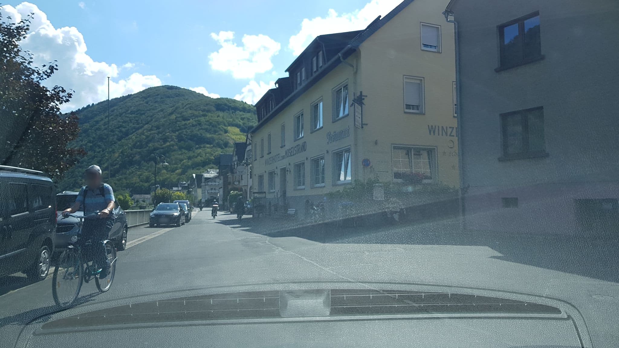 Street view near Ferienwohnung Moselstrand, Bruttig-Fankel — © Lowiekse (CC BY-SA · Mapillary)