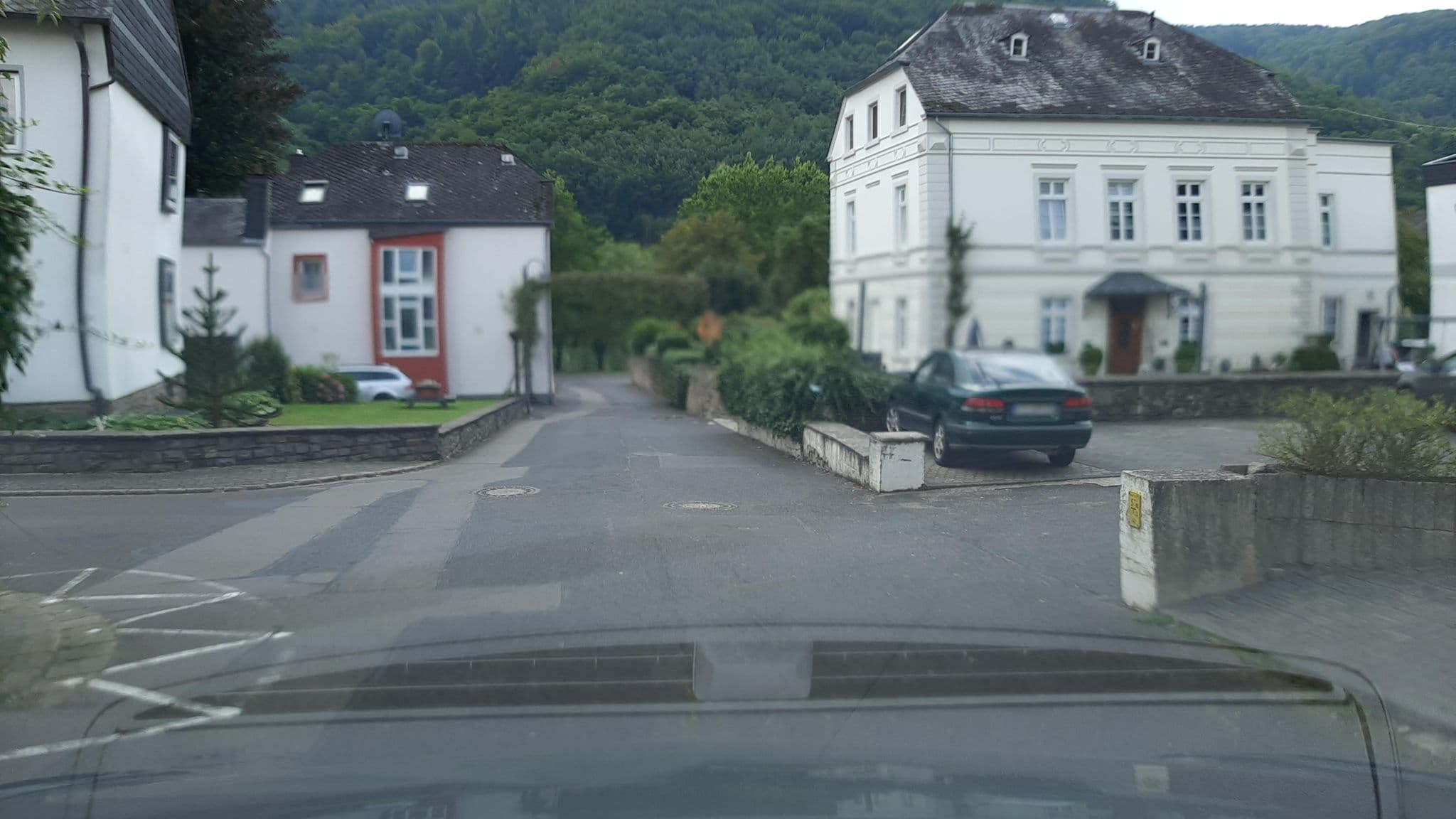Street view near Casa Hauth, Bernkastel-Kues — © Lowiekse (CC BY-SA · Mapillary)