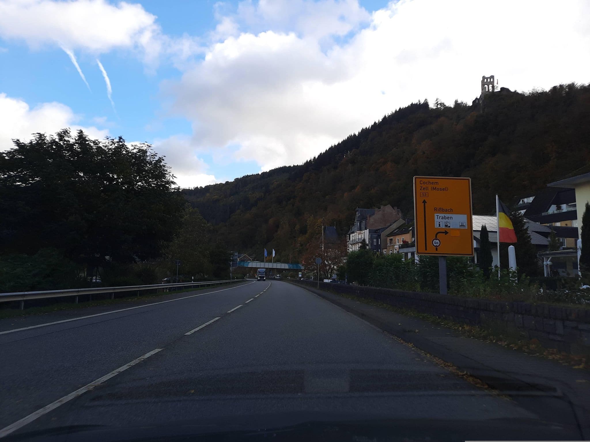 Street view near Hotel Moseltor Traben-Trarbach, Traben-Trarbach — © Lowiekse (CC BY-SA · Mapillary)