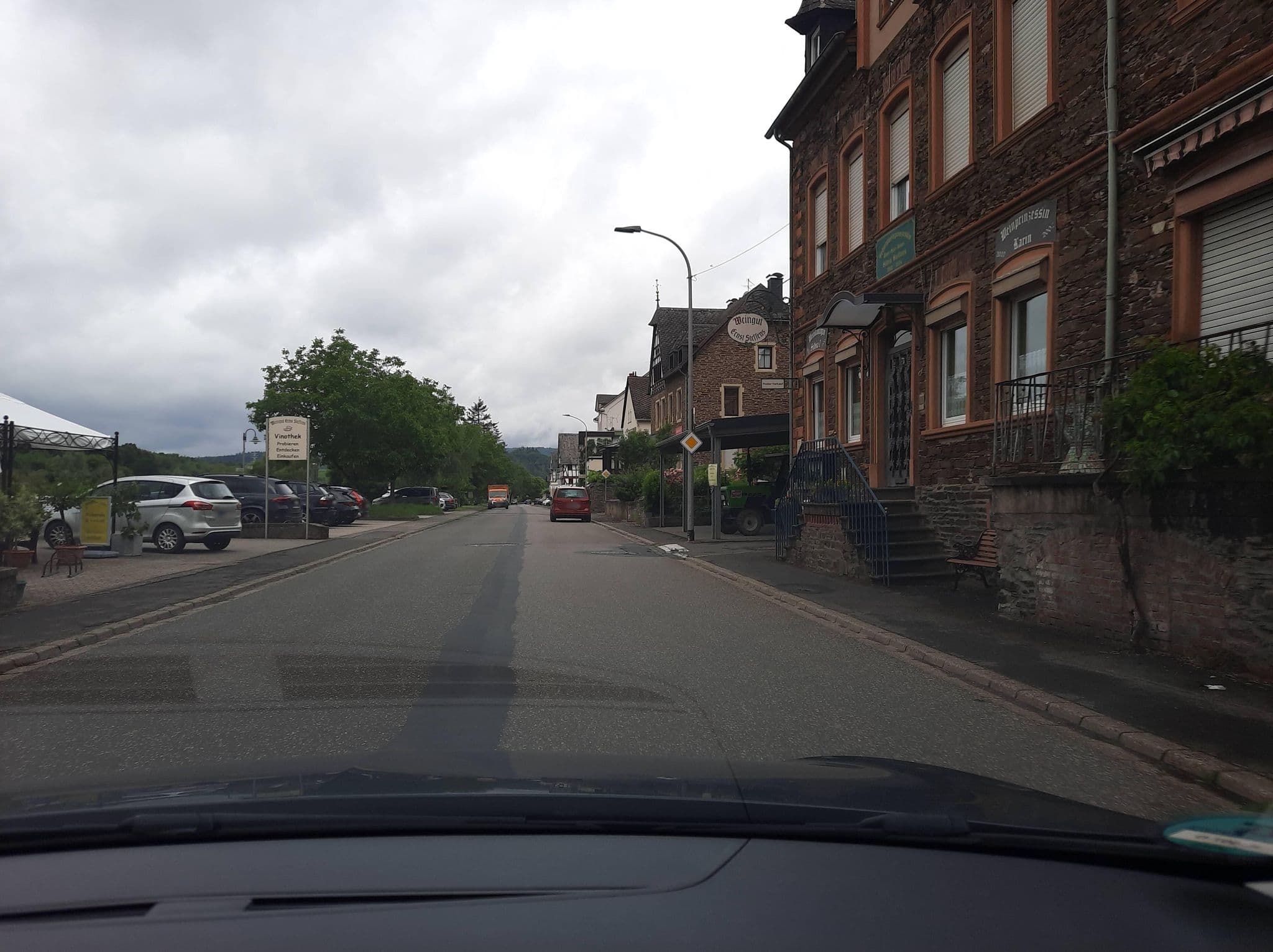 Street view near Ferienhaus am Fährkopf, Bullay — © Lowiekse (CC BY-SA · Mapillary)