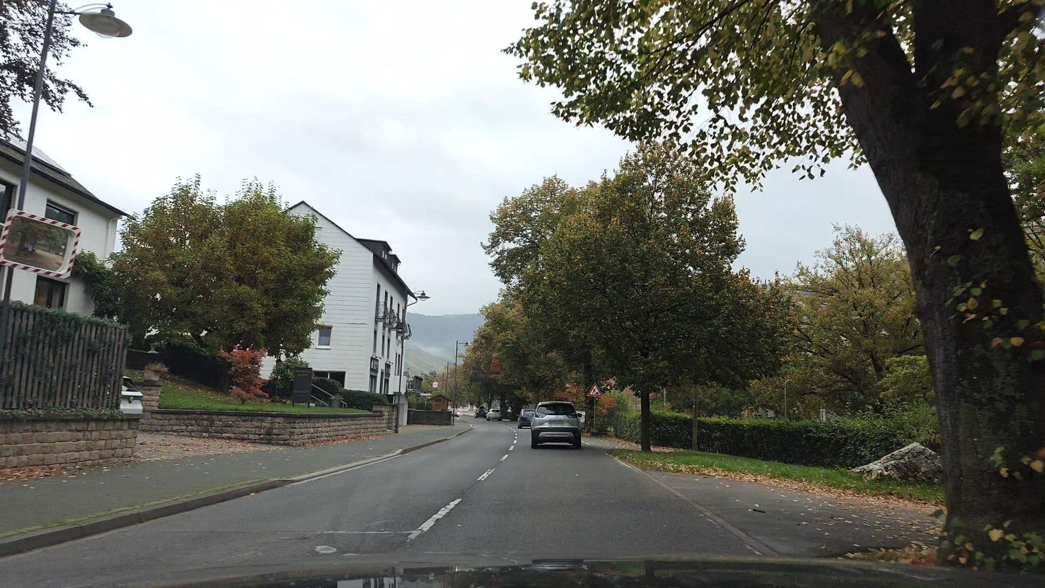 Street view near Ferienwohnungen Moselblick, Bernkastel-Kues — © amenophis (CC BY-SA · Mapillary)