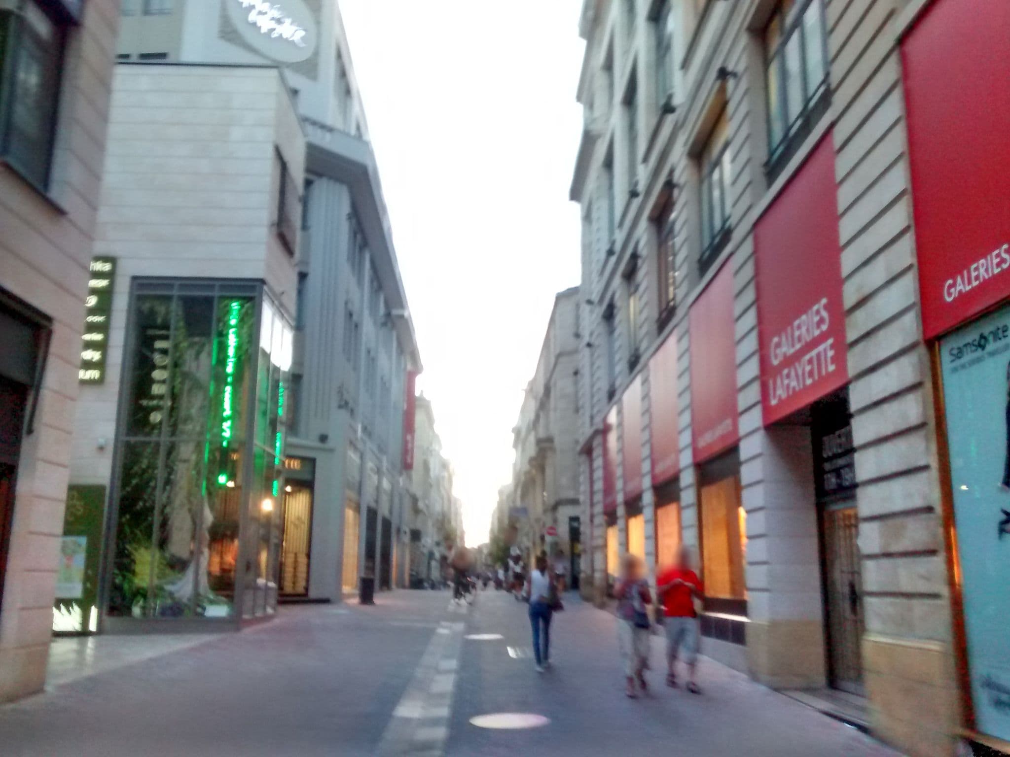 Street view near Hôtel de la Presse, Bordeaux — © msevilla00 (CC BY-SA · Mapillary)