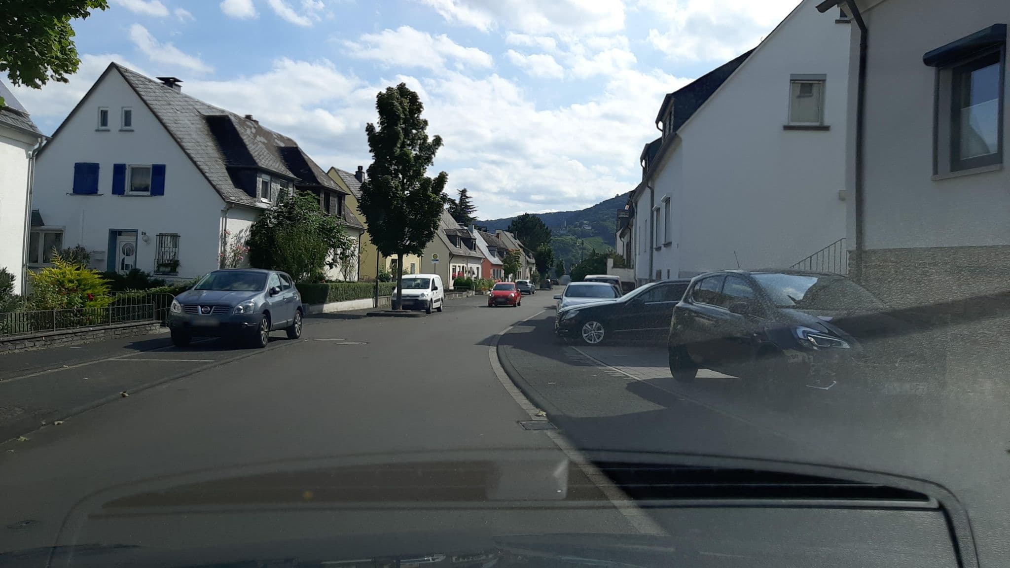 Street view near Kraemer Brigitta, K.-H. Gästezimmer, Bernkastel-Kues — © Lowiekse (CC BY-SA · Mapillary)