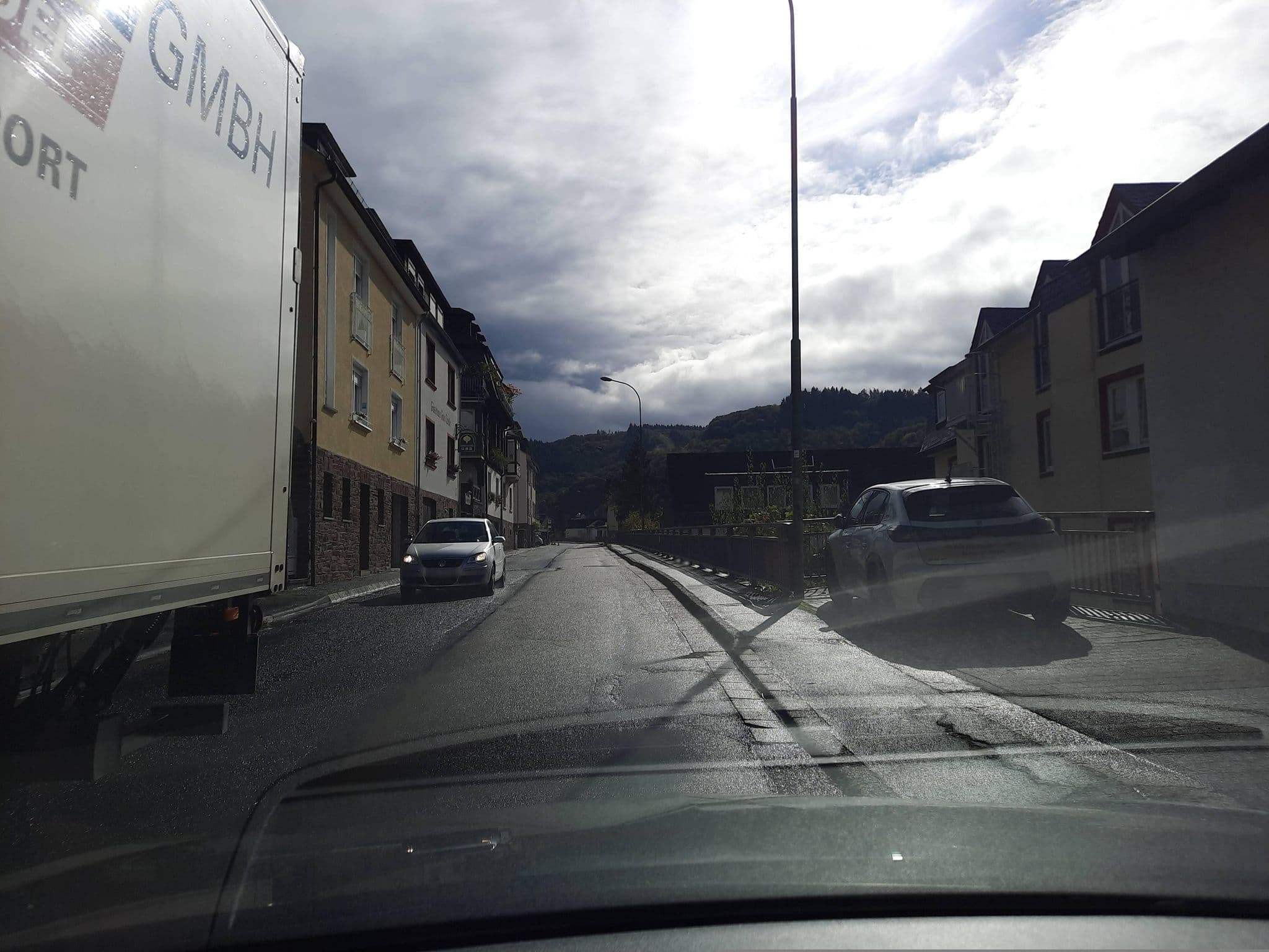Street view near Hausse Silvia, Cochem — © Lowiekse (CC BY-SA · Mapillary)