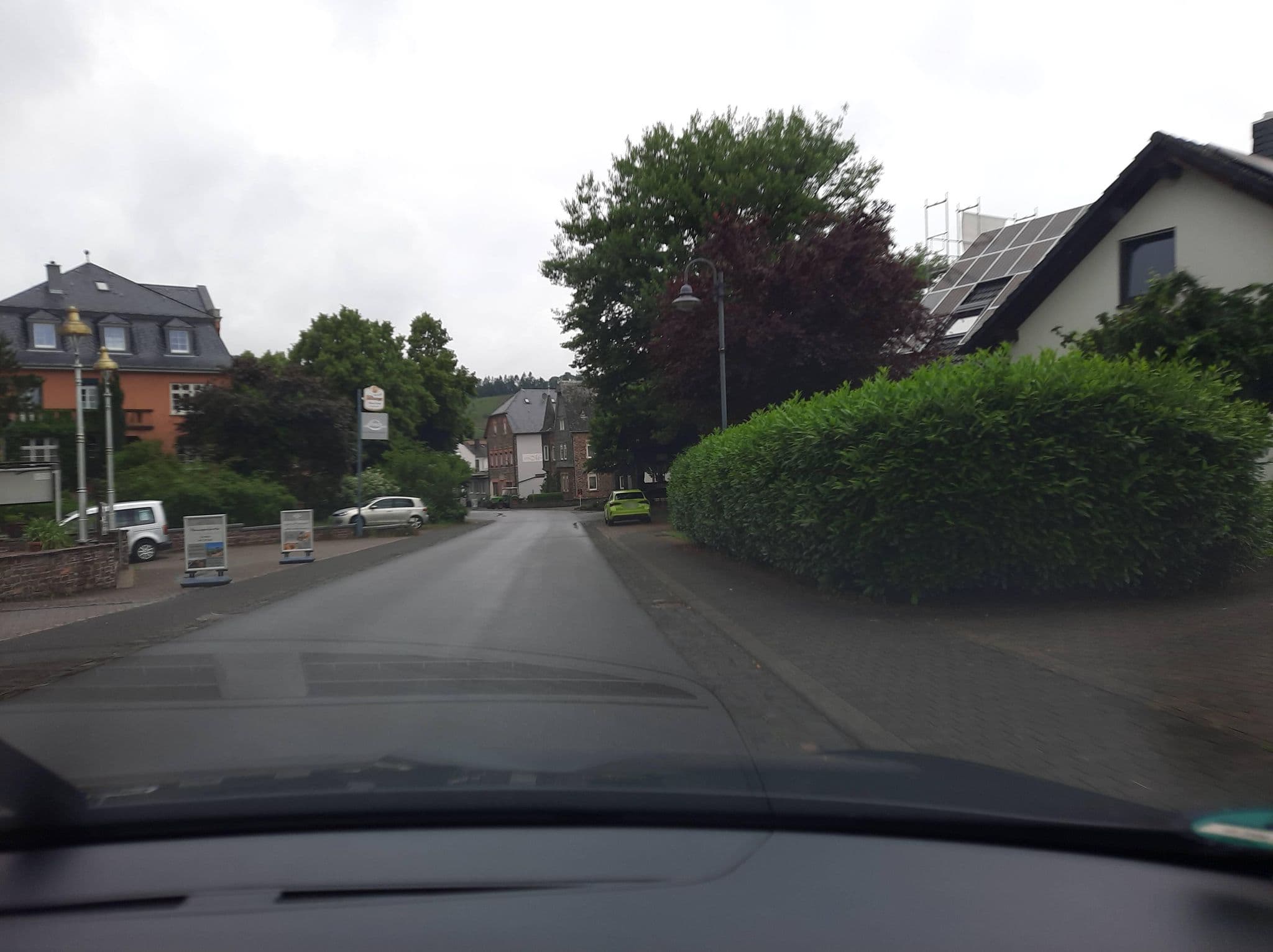 Street view near Mees Ewald, Bullay — © Lowiekse (CC BY-SA · Mapillary)