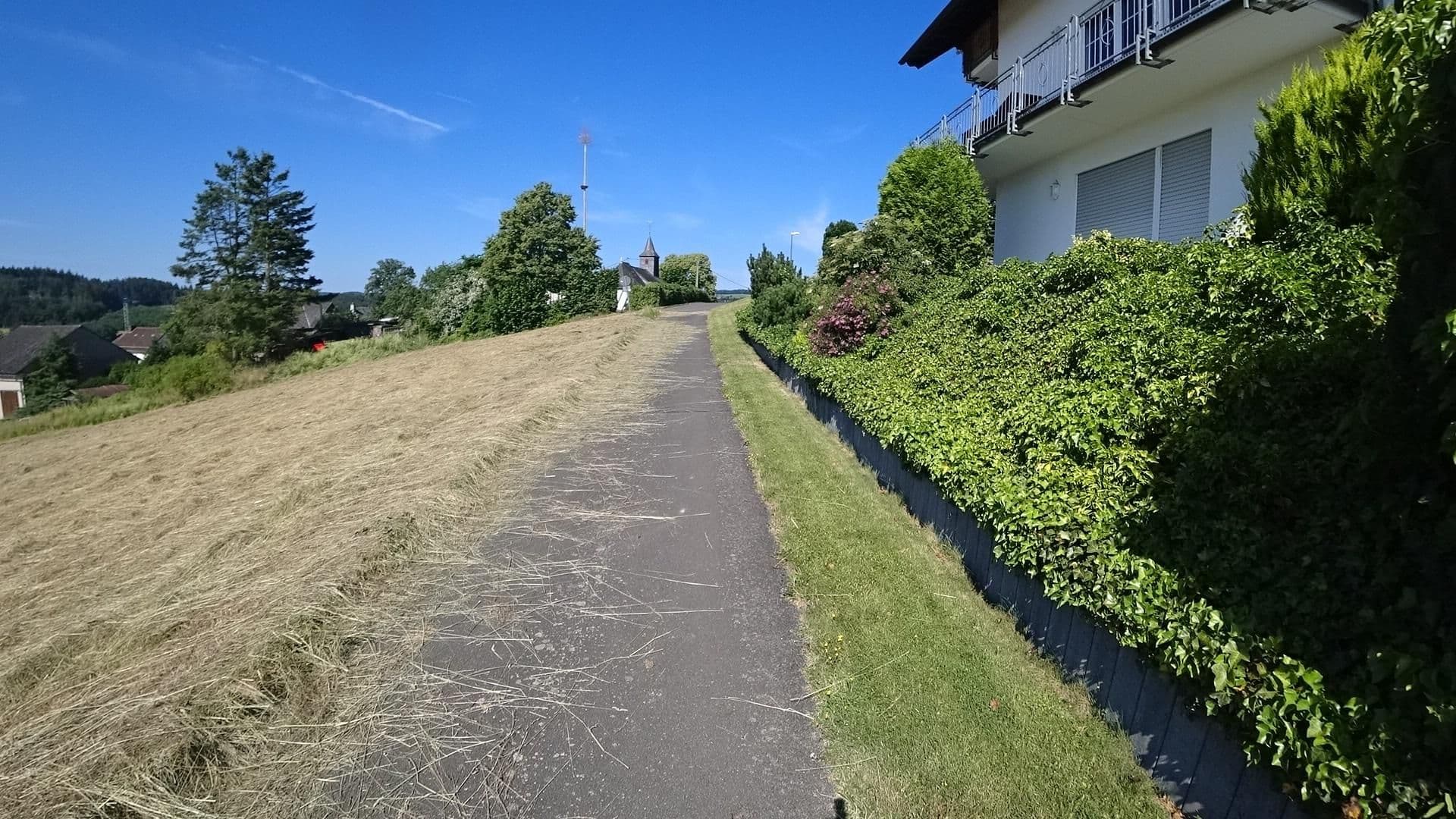 Street view near Manon & Marius, Adenau — © slphil (CC BY-SA · Mapillary)