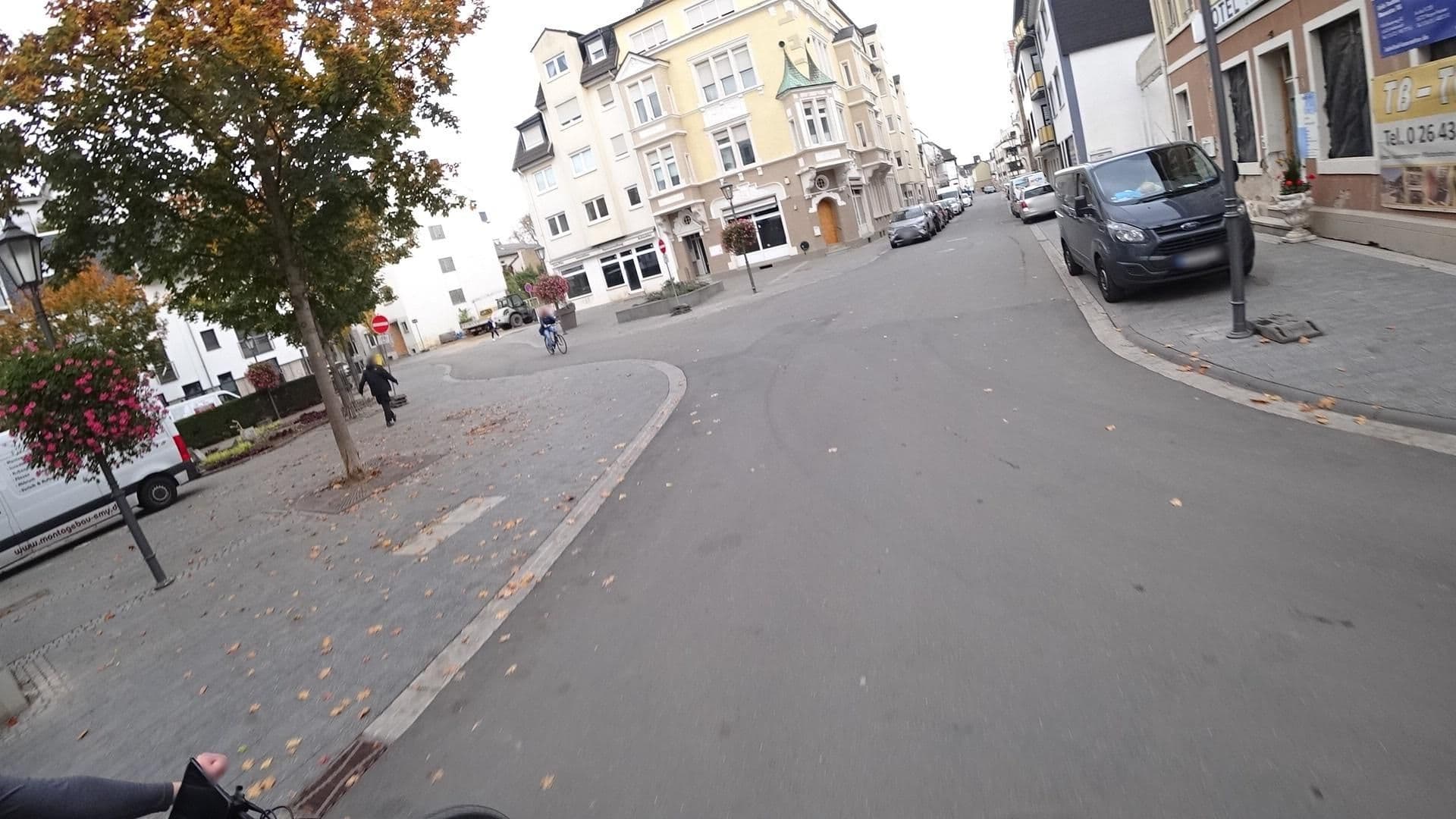 Street view near Hotel Neuenahrer Hof, Bad Neuenahr-Ahrweiler — © Stifttwoslp (CC BY-SA · Mapillary)