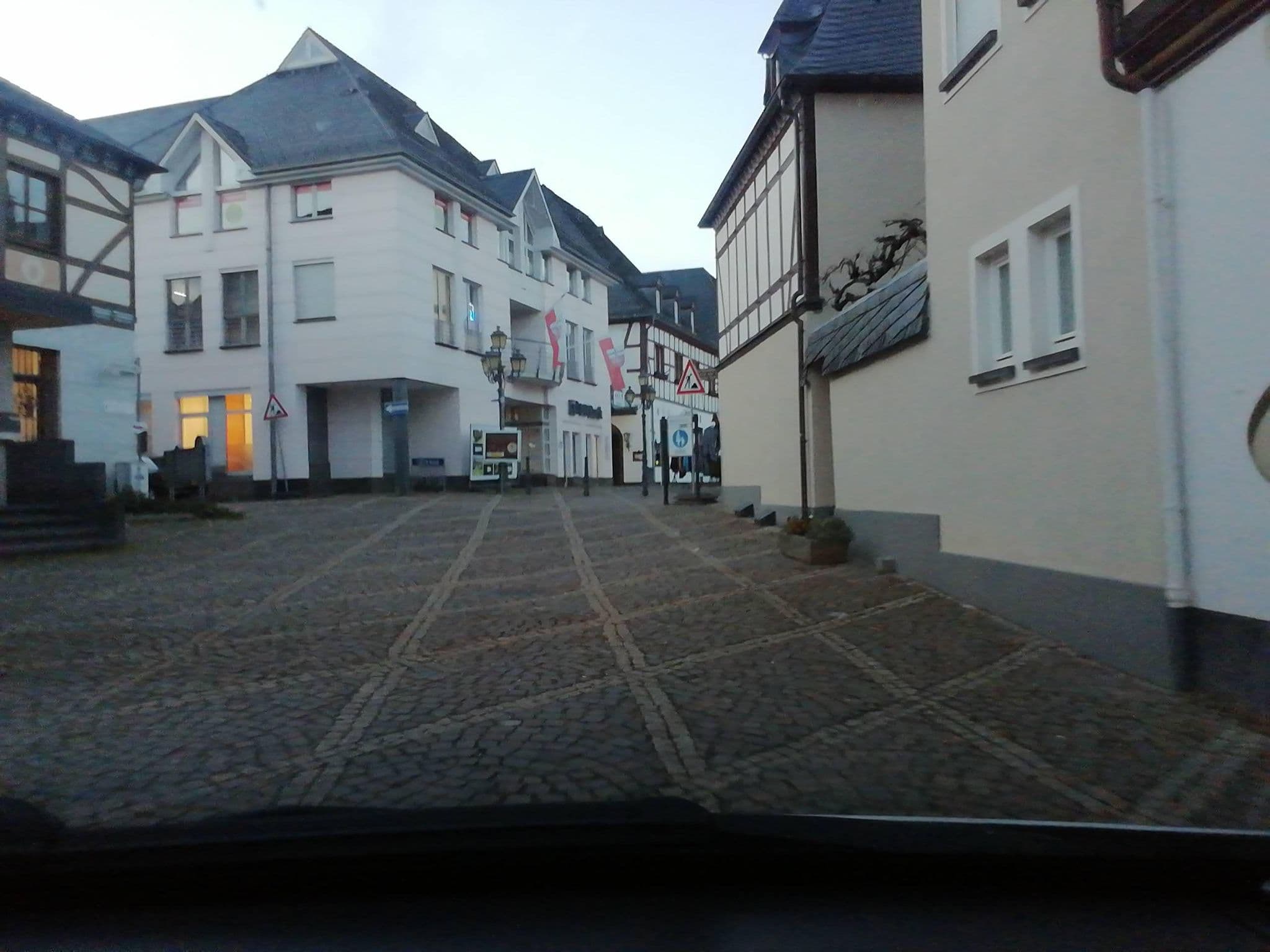 Street view near Dautzenberg Ferienapartments, Bad Neuenahr-Ahrweiler — © wolly79 (CC BY-SA · Mapillary)