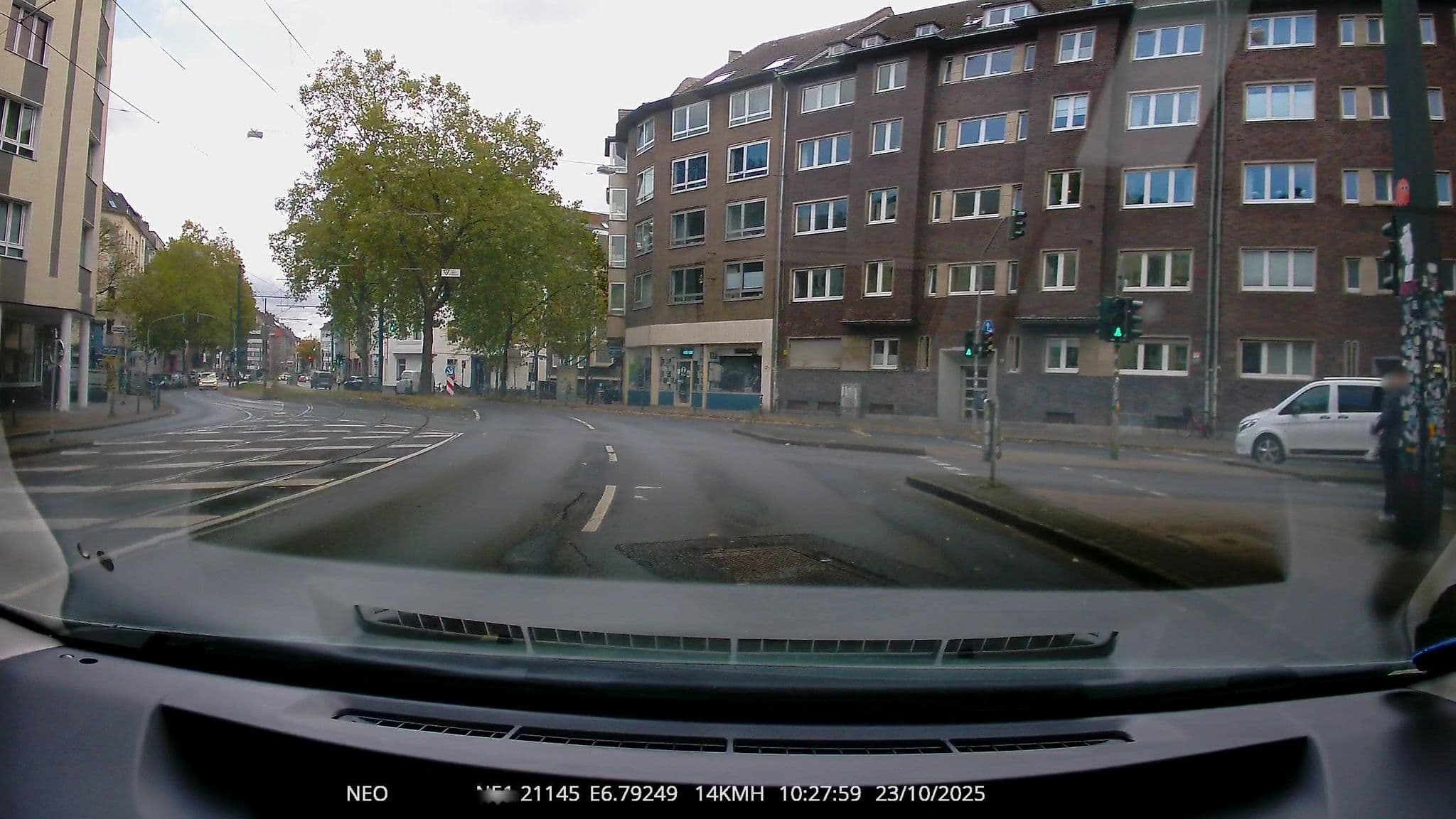 Street view near Oberbilkerallee Apartment, Düsseldorf — © TechniPorter (CC BY-SA · Mapillary)