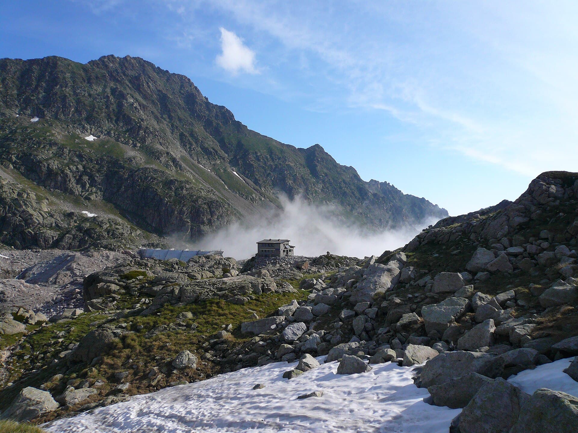 Refuge de Migouélou (via Wikimedia Commons, CC BY-SA 3.0)