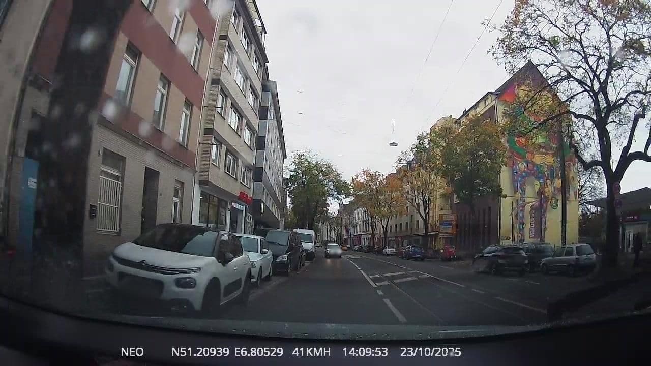 Street view near Business & Tourist Apartment, Düsseldorf — © TechniPorter (CC BY-SA · Mapillary)