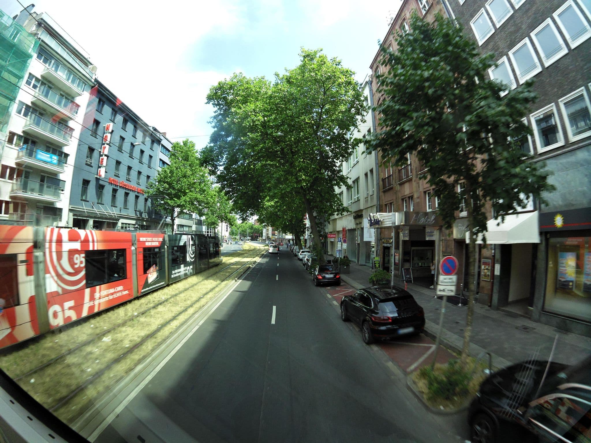 Street view near kamer 202, Düsseldorf — © zoegglmeyr1 (CC BY-SA · Mapillary)