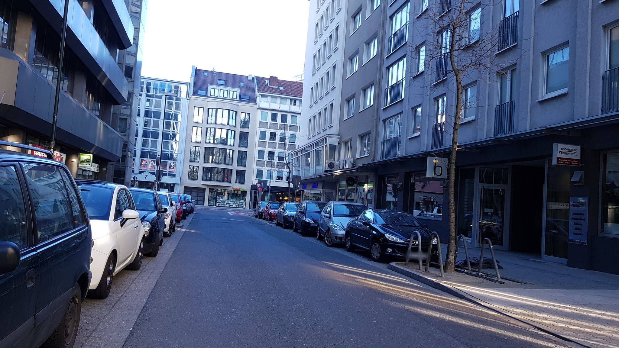 Street view near Hotel Bristol, Düsseldorf — © rororo (CC BY-SA · Mapillary)