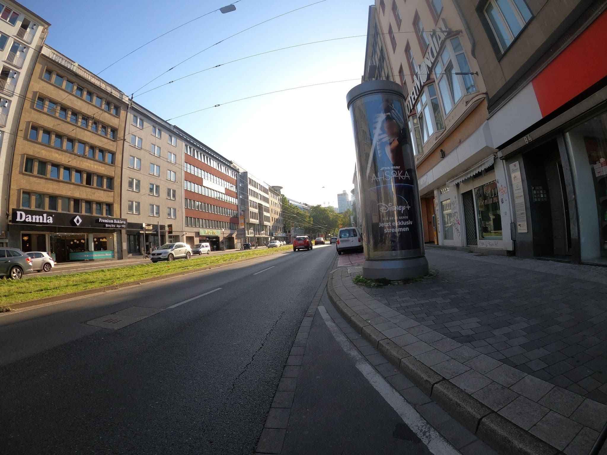 Street view near Mondial, Düsseldorf — © VIA_KK (CC BY-SA · Mapillary)