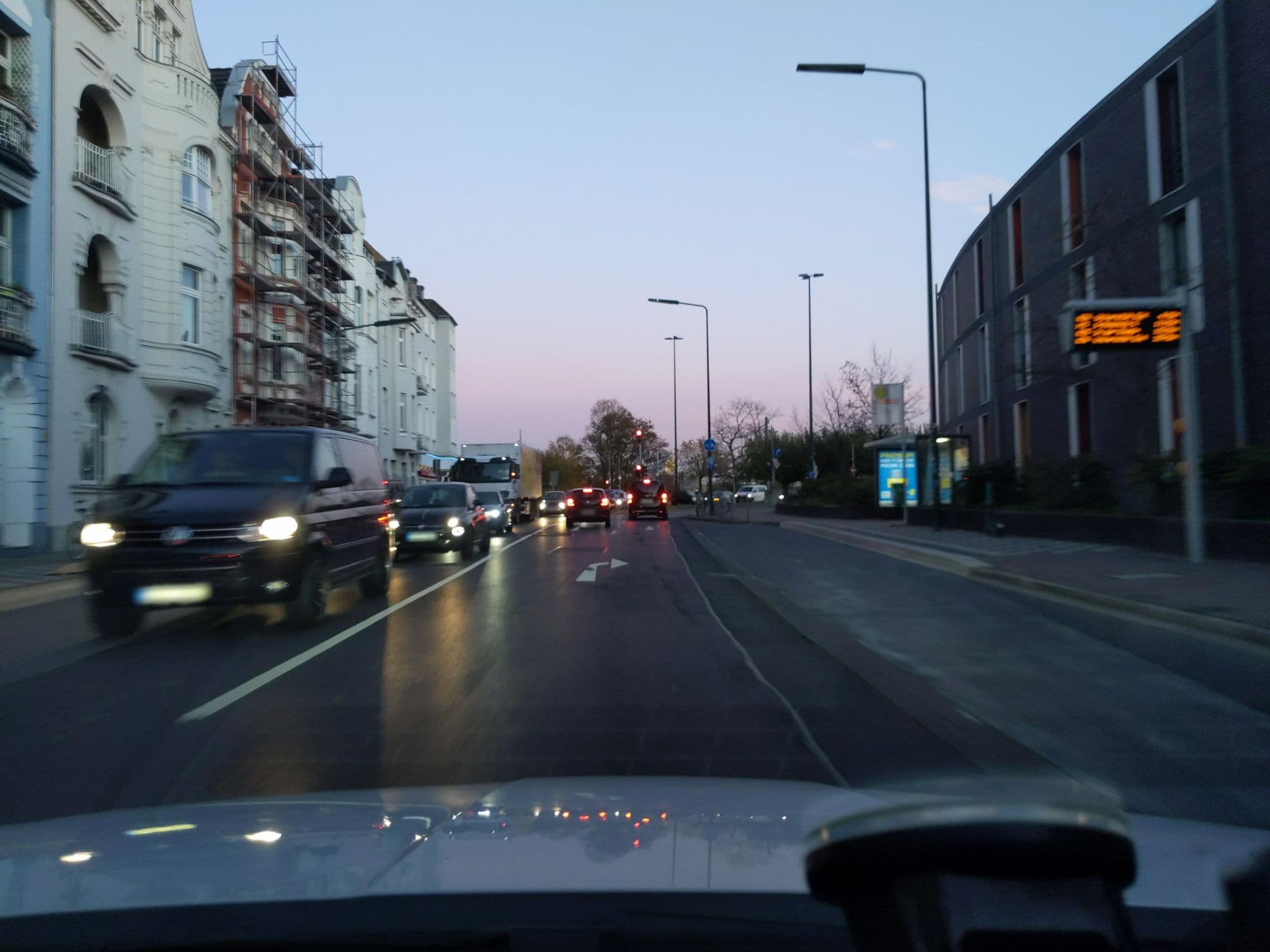 Street view near Jugendherberge Düsseldorf, Düsseldorf — © littlefool (CC BY-SA · Mapillary)