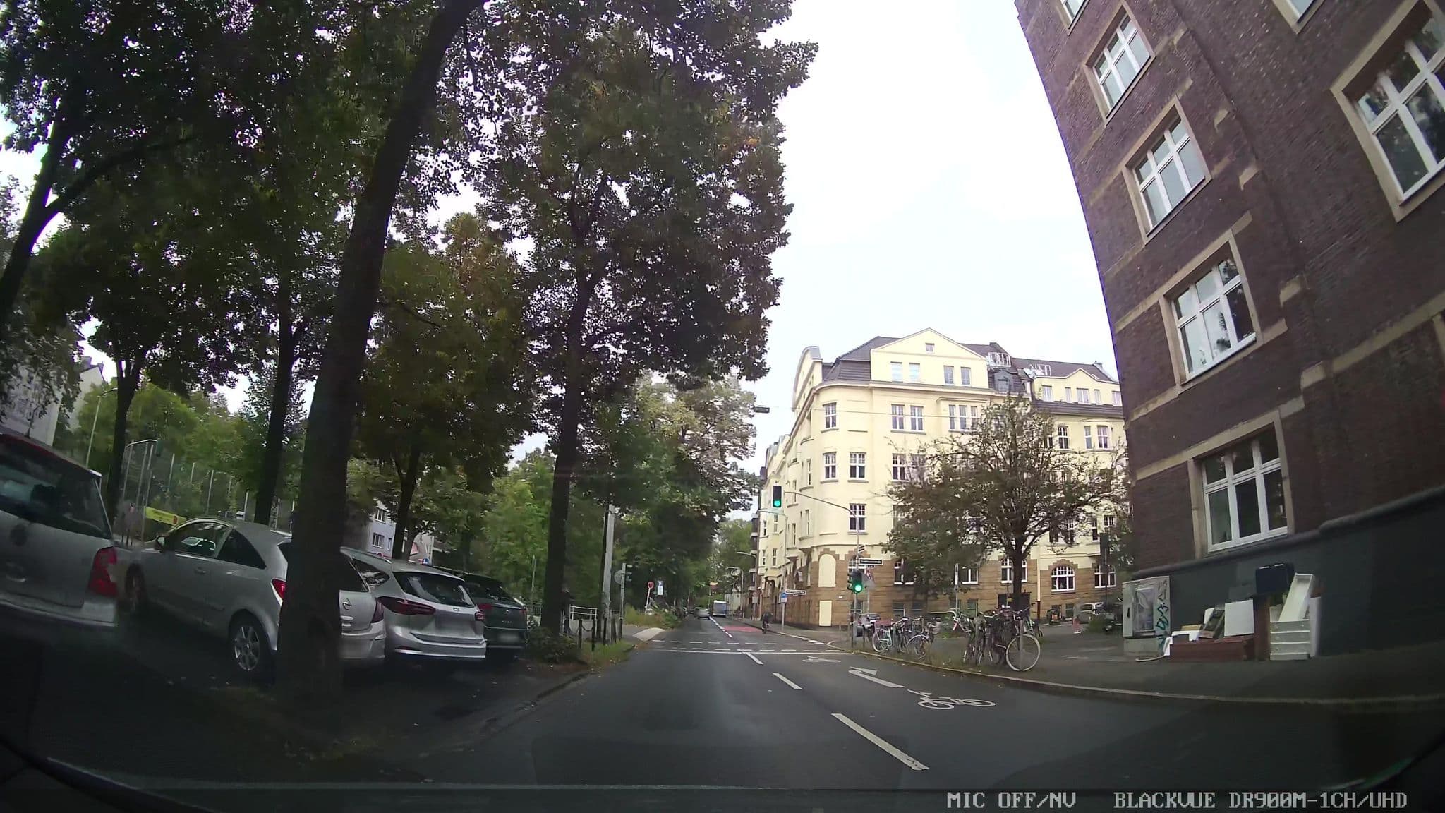 Street view near FQM FerienQuartiere Management GmbH, Düsseldorf-Pempelfort — © chuck (CC BY-SA · Mapillary)