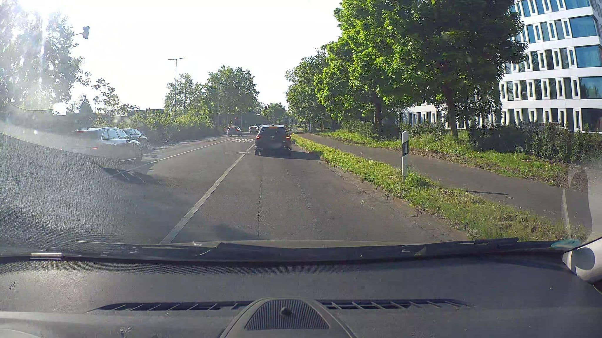 Street view near Challenge Eleven, Düsseldorf-Pempelfort — © poxonline (CC BY-SA · Mapillary)