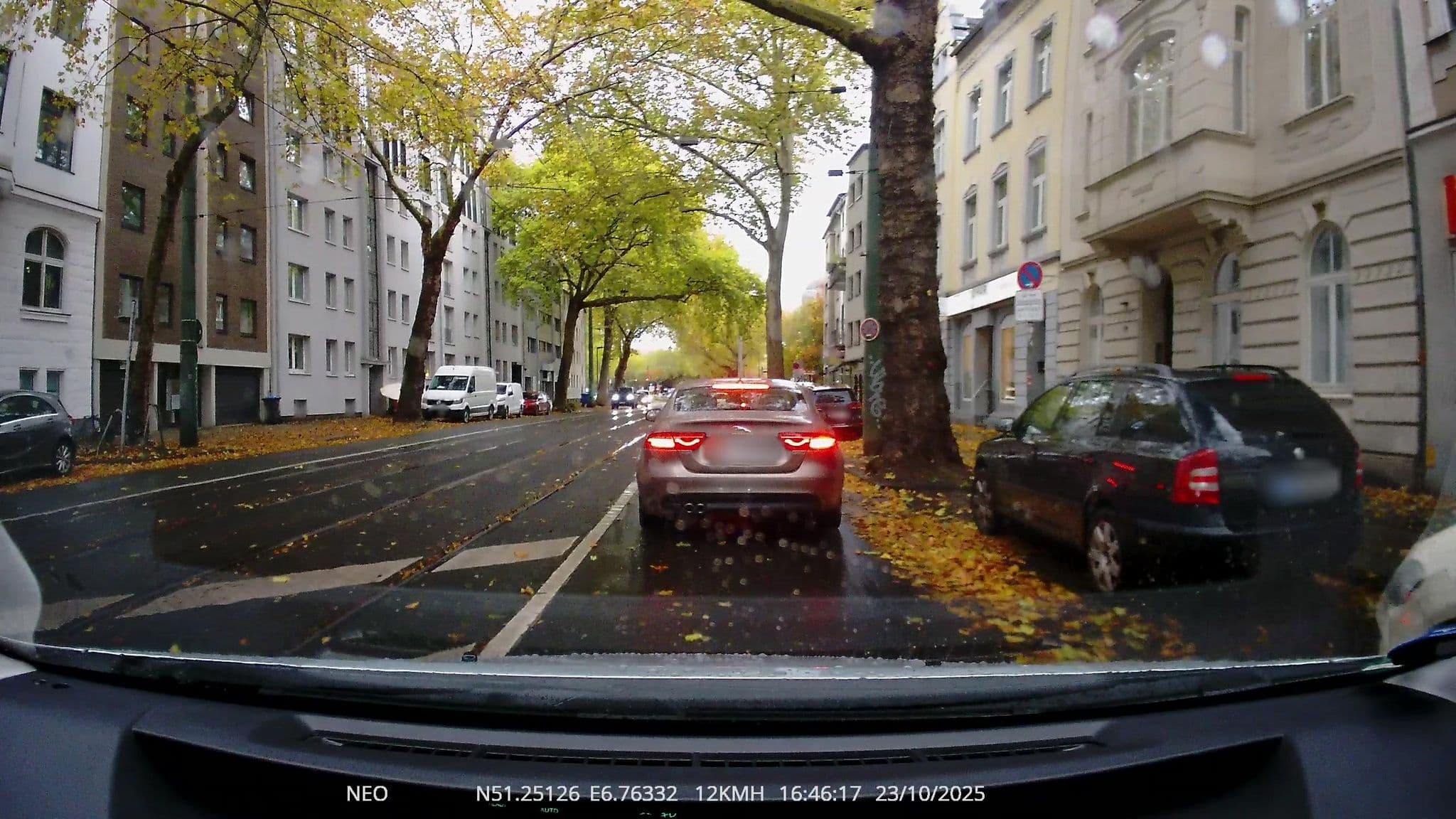 Street view near Hotel Aleksandra, Düsseldorf-Pempelfort — © TechniPorter (CC BY-SA · Mapillary)