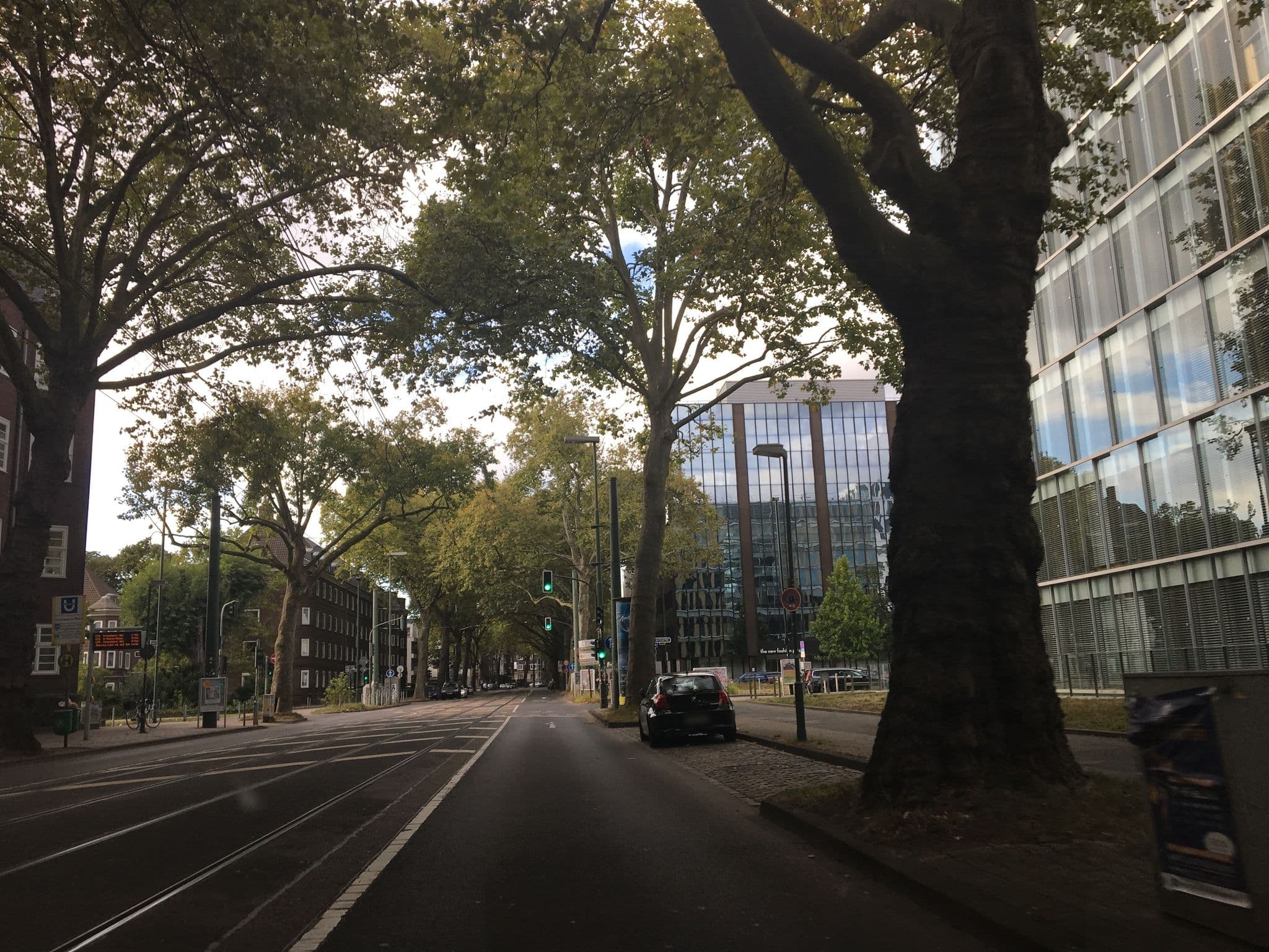 Street view near Apartment KWS 166, Düsseldorf-Pempelfort — © chuck (CC BY-SA · Mapillary)