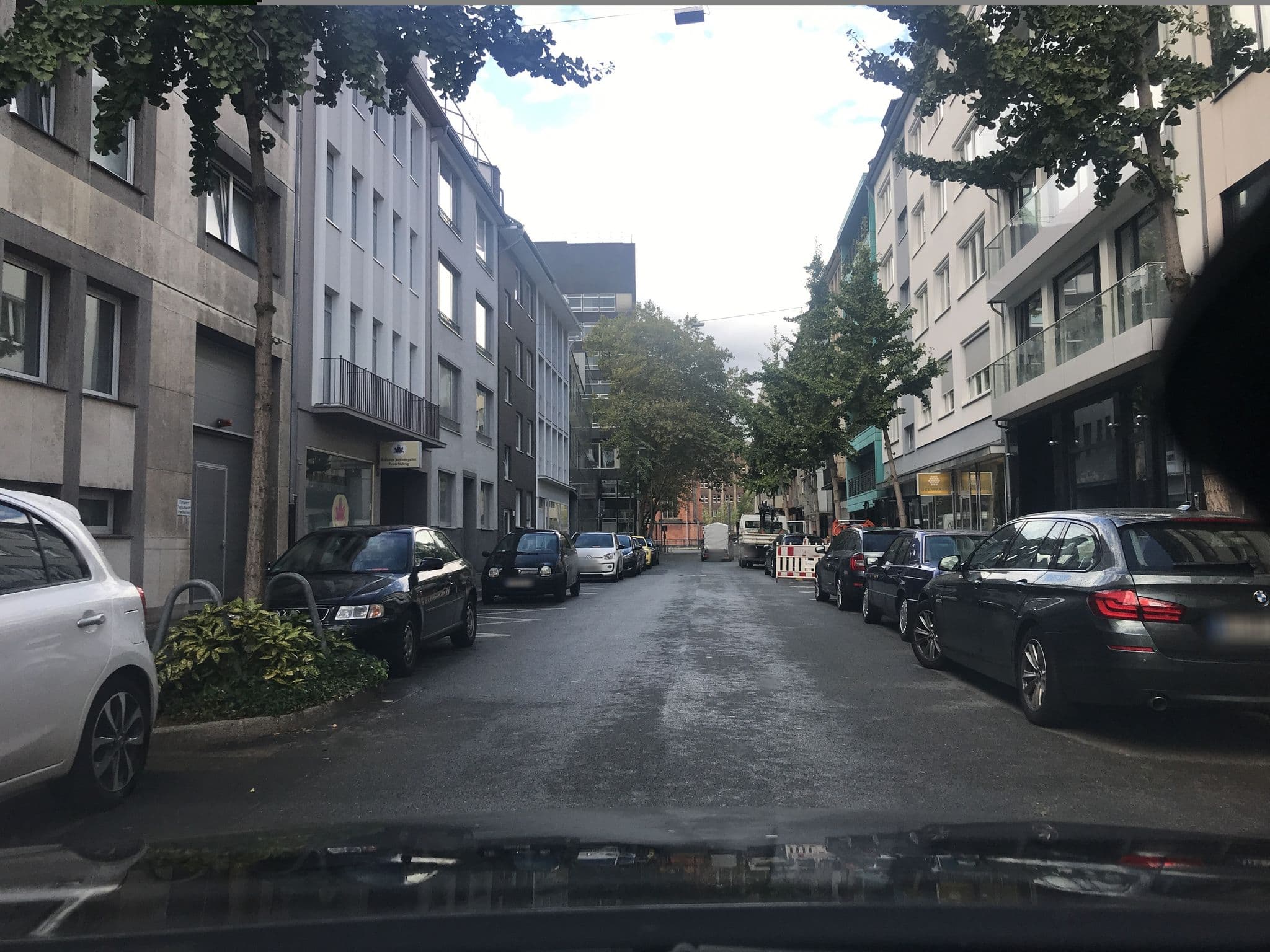 Street view near TRYP by Wyndham Düsseldorf, Düsseldorf — © saschahaberkorn (CC BY-SA · Mapillary)