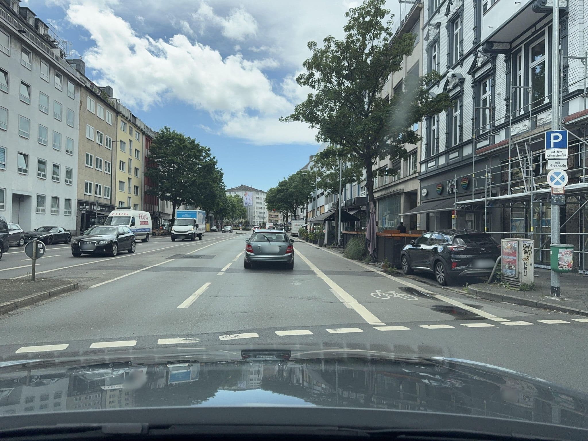 Street view near Hotel Komet, Düsseldorf — © endradon (CC BY-SA · Mapillary)
