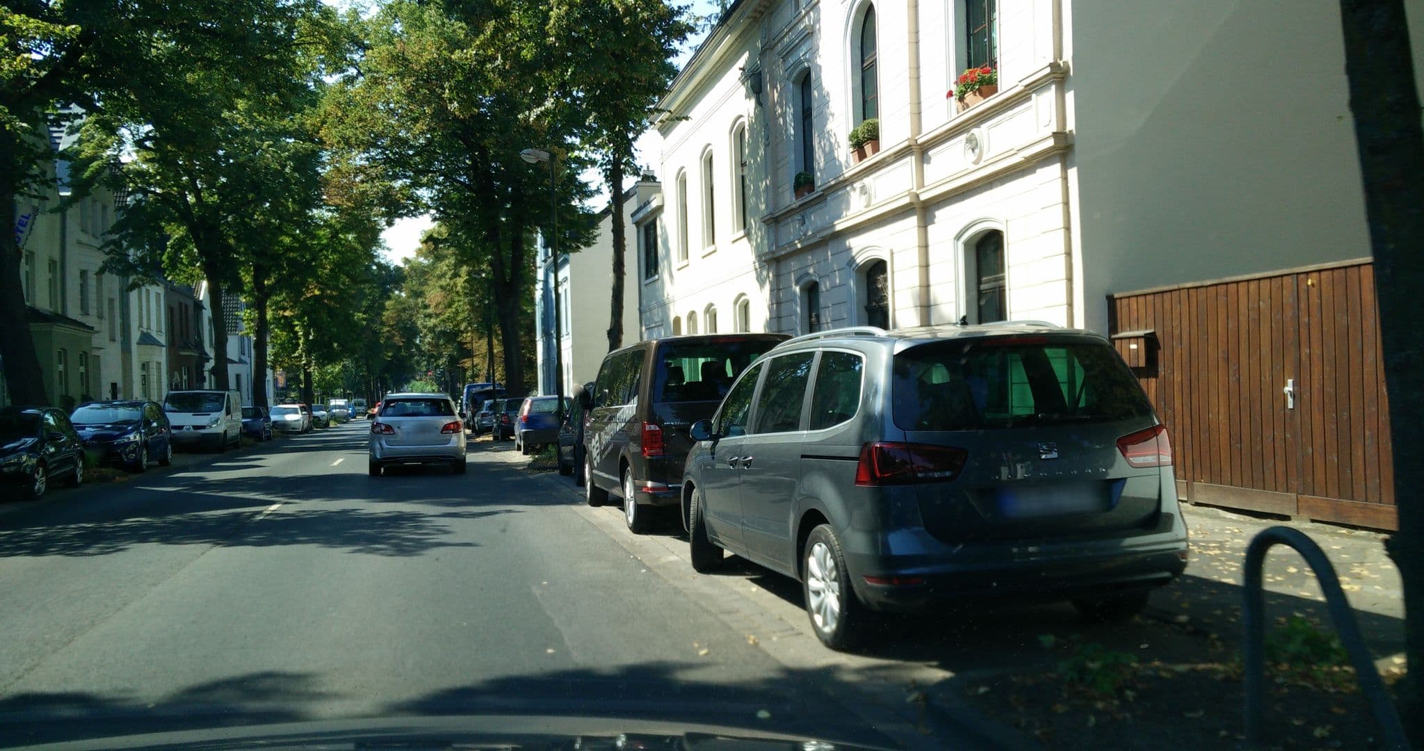 Street view near Gästehaus Falkenberg, Meerbusch — © deleted_user (CC BY-SA · Mapillary)