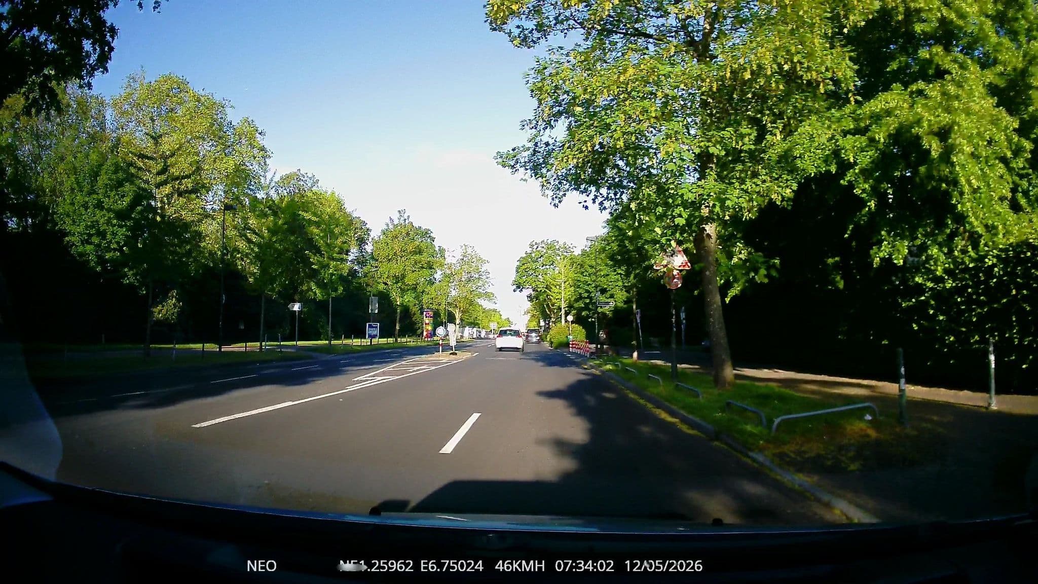 Street view near Village, Düsseldorf-Pempelfort — © TechniPorter (CC BY-SA · Mapillary)