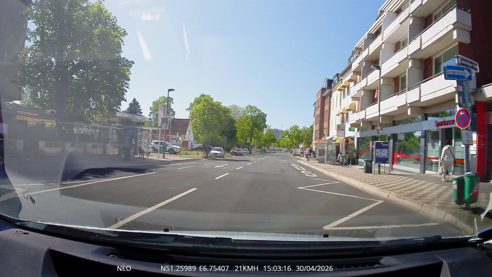 Street view near Hotel Carlton Mayfair Düsseldorf, Düsseldorf-Pempelfort — © TechniPorter (CC BY-SA · Mapillary)
