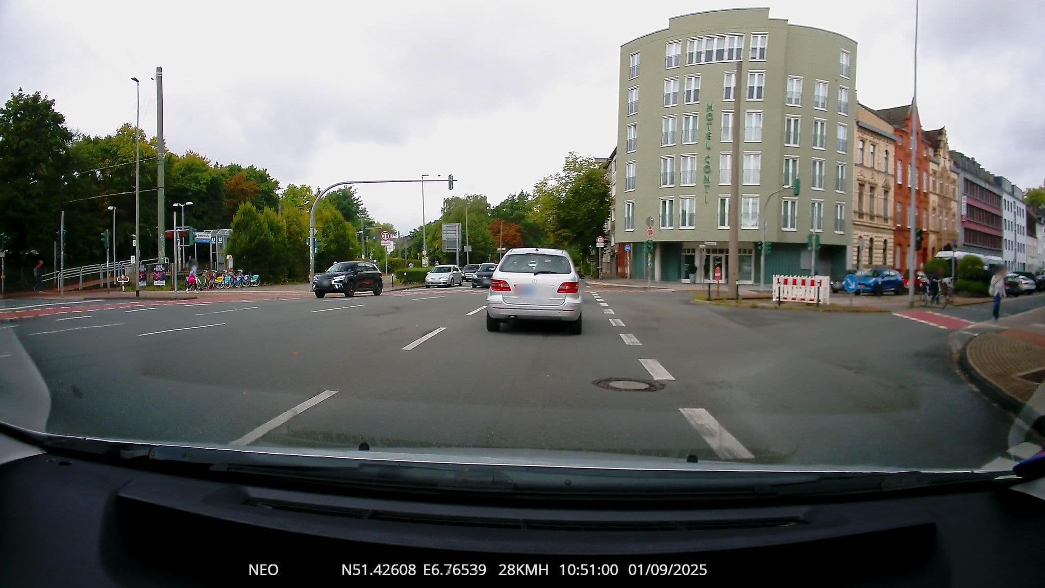 Street view near Hotel Conti, Duisburg — © TechniPorter (CC BY-SA · Mapillary)