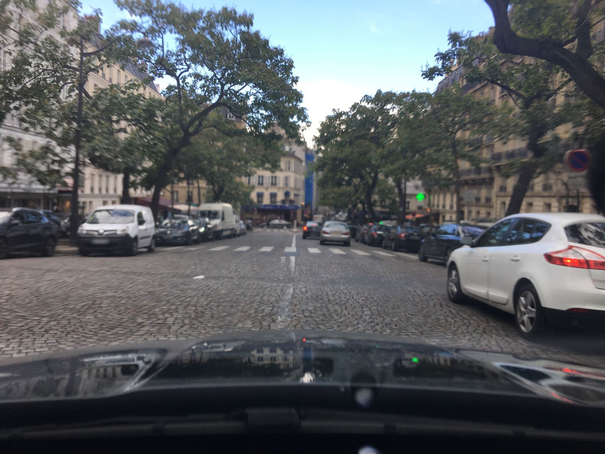 Street view near Hôtel La Régence, Paris 16 Passy — © kgvx (CC BY-SA · Mapillary)