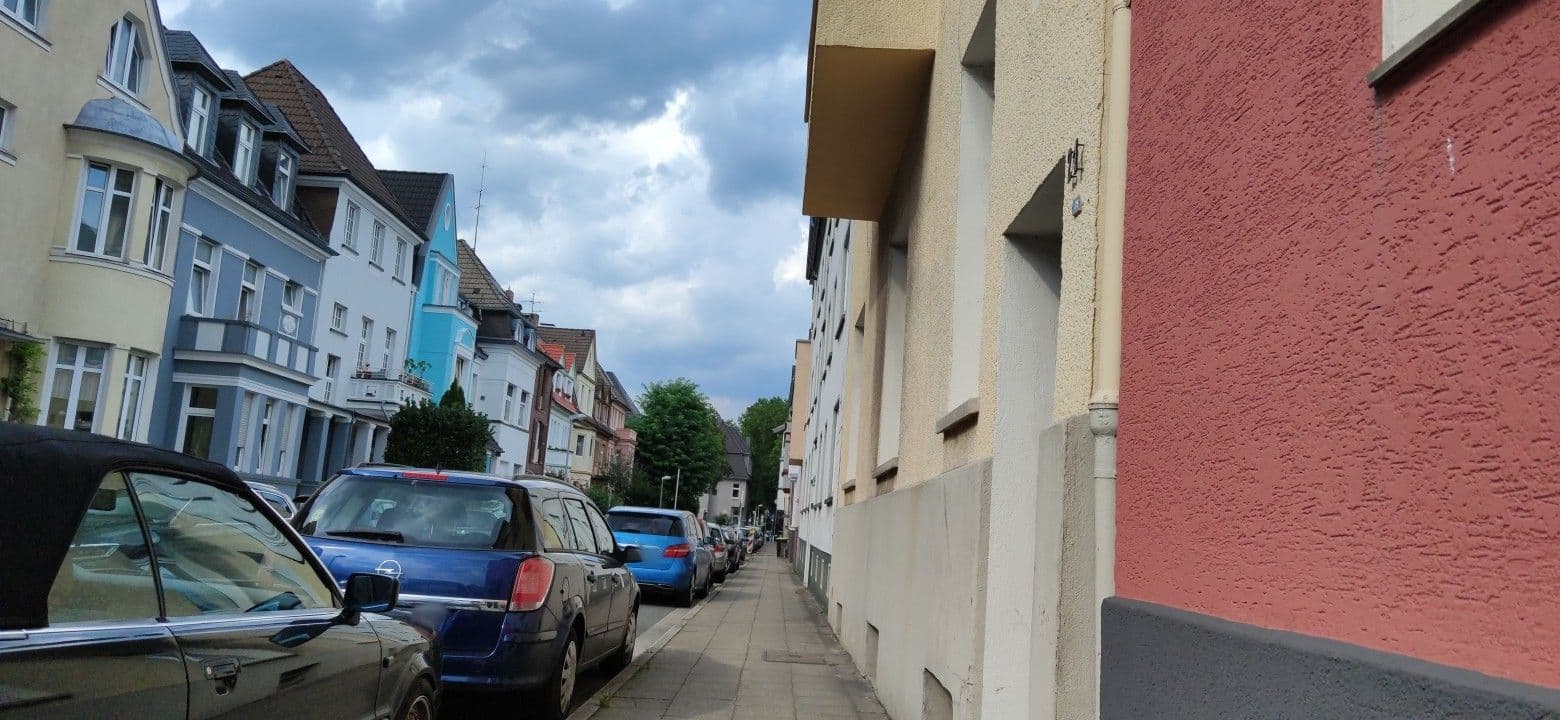 Street view near Schöne Wohnungen, Essen — © nmlwizard (CC BY-SA · Mapillary)