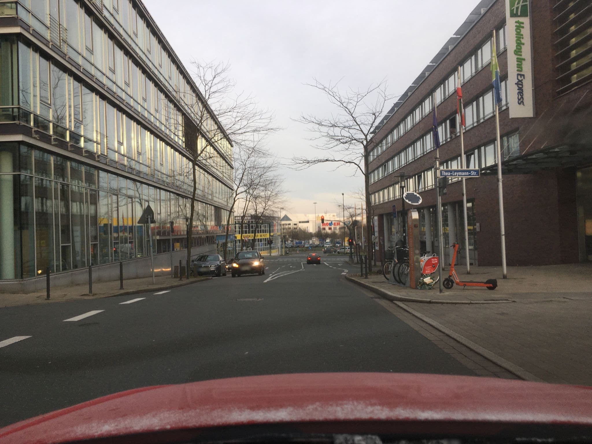 Street view near Foremost Hospitality HIEX GmbHHoliday Inn Express, Essen — © changchun1 (CC BY-SA · Mapillary)