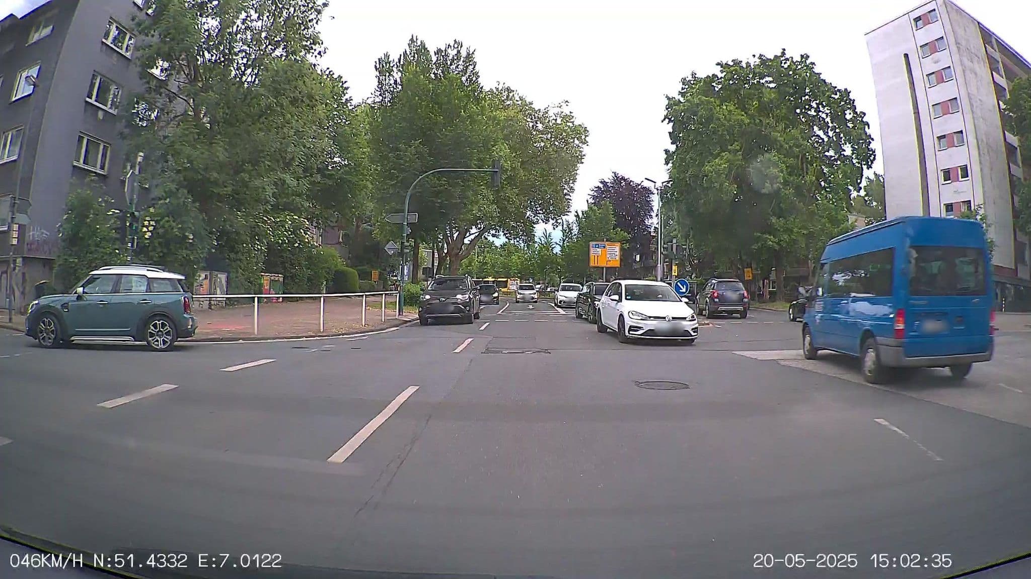 Street view near Apartments Frieda - Fritz - Paula Rüttenscheid, Essen — © heetENkoel (CC BY-SA · Mapillary)
