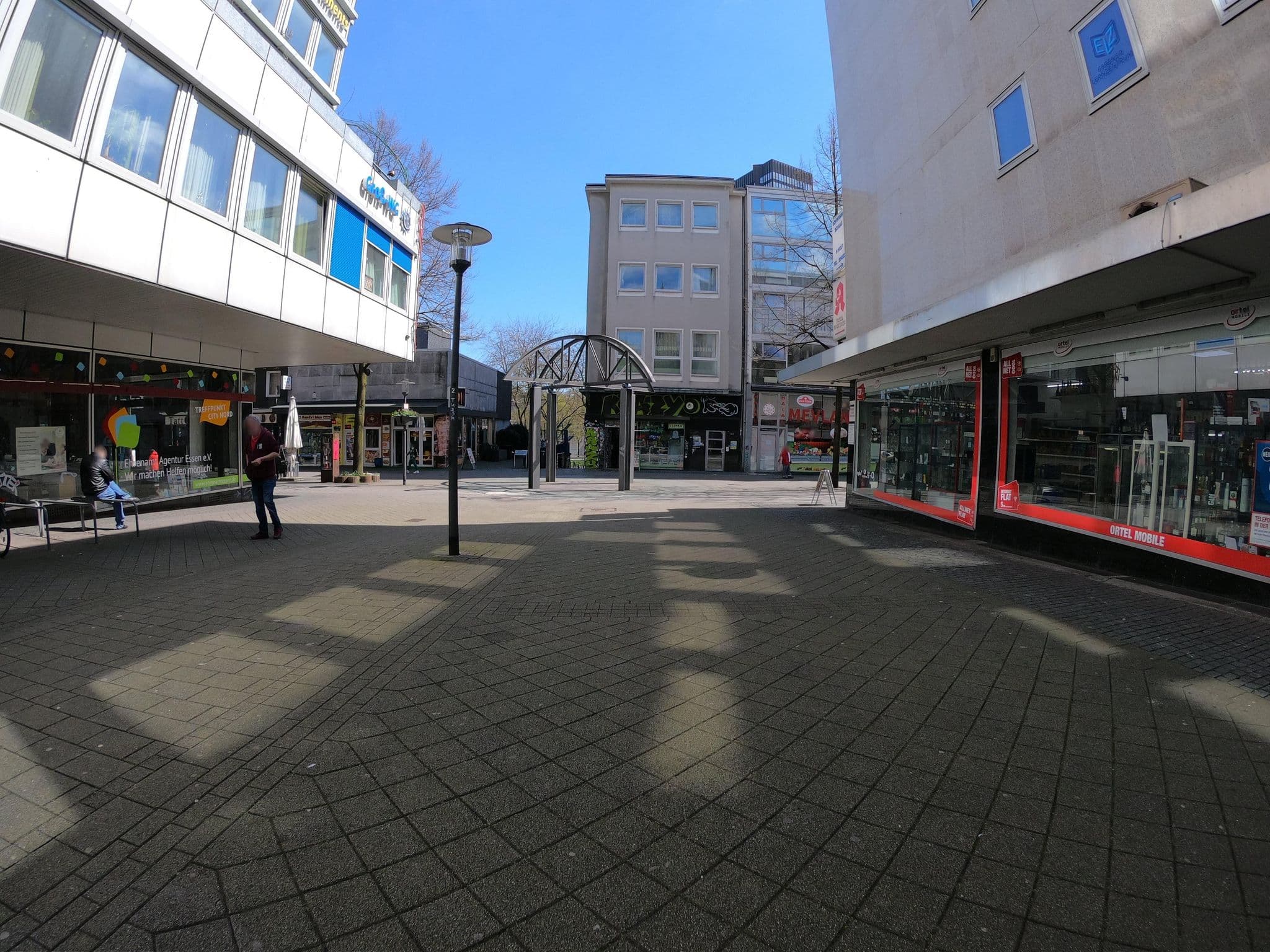 Street view near Novum Hotel Ambassador, Essen — © geogladbecker (CC BY-SA · Mapillary)