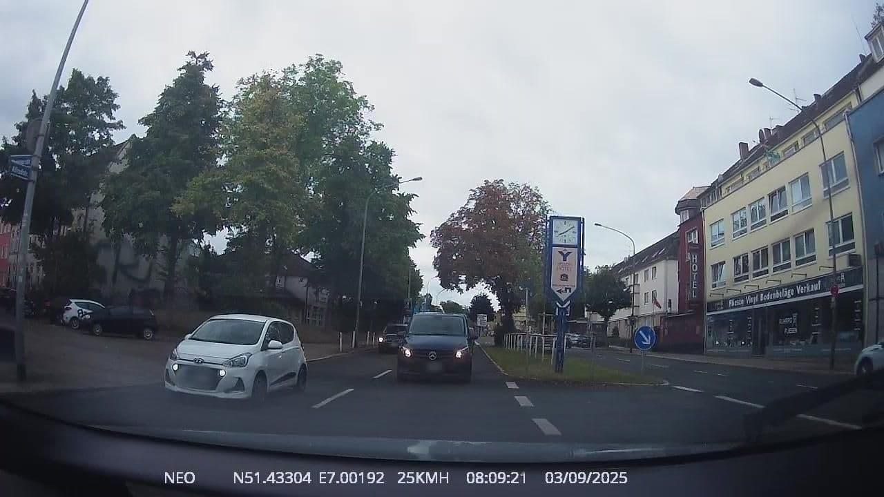 Street view near Lotz & Klose, Essen — © TechniPorter (CC BY-SA · Mapillary)