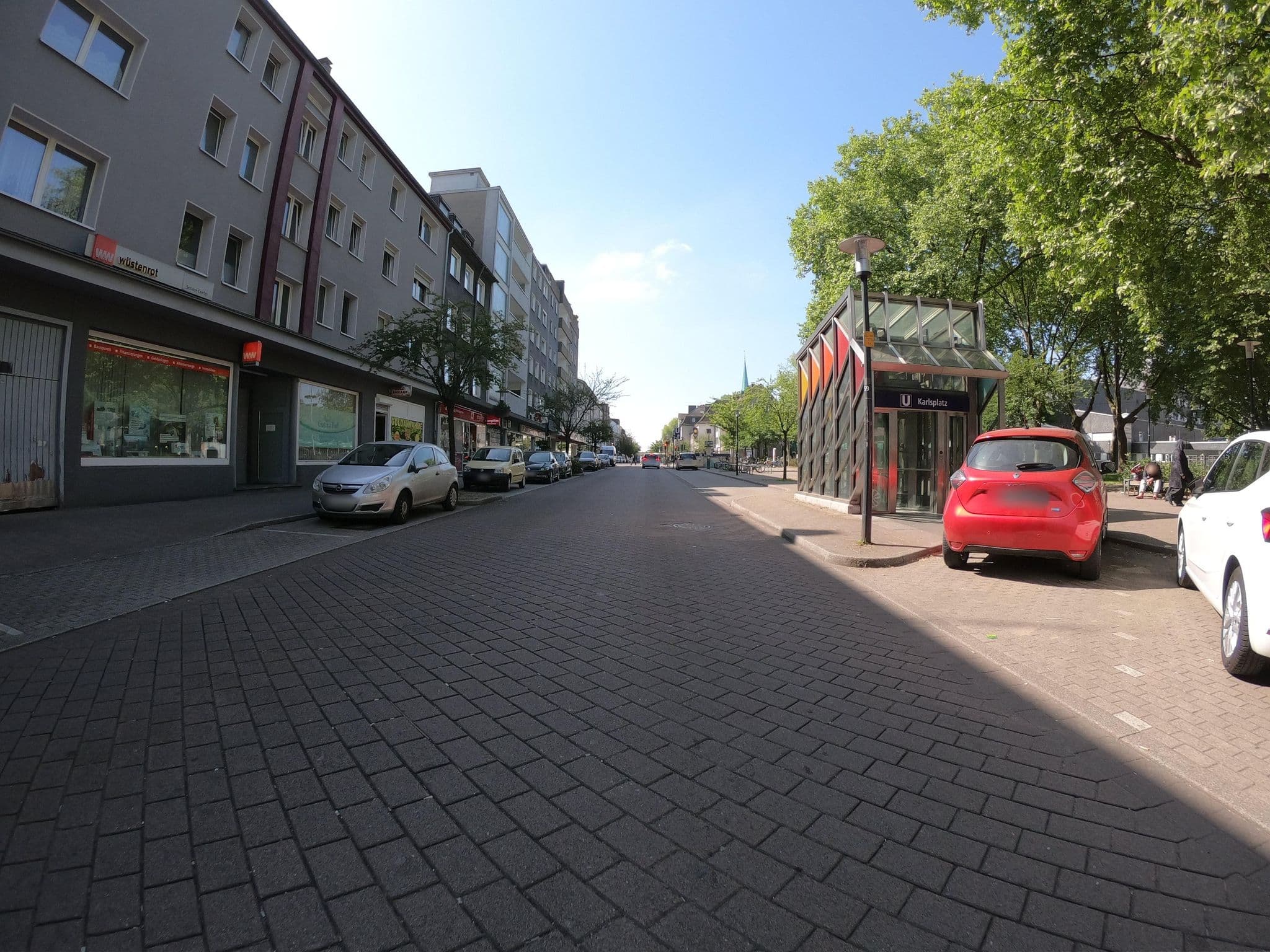 Street view near Hotel-Pension Astoria, Essen — © geogladbecker (CC BY-SA · Mapillary)